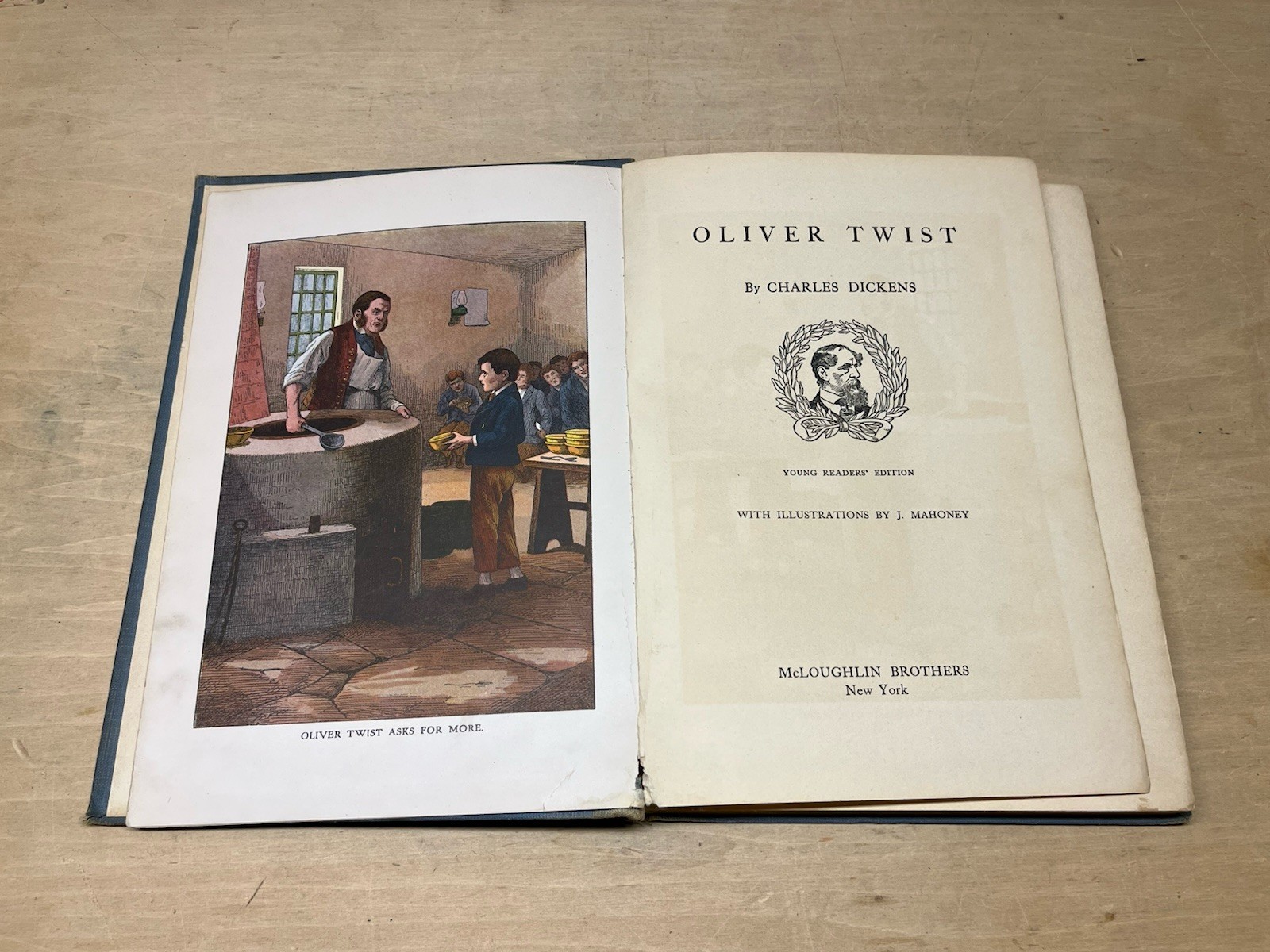 Oliver Twist by Charles Dickens (Young Readers‘ Edition) HC