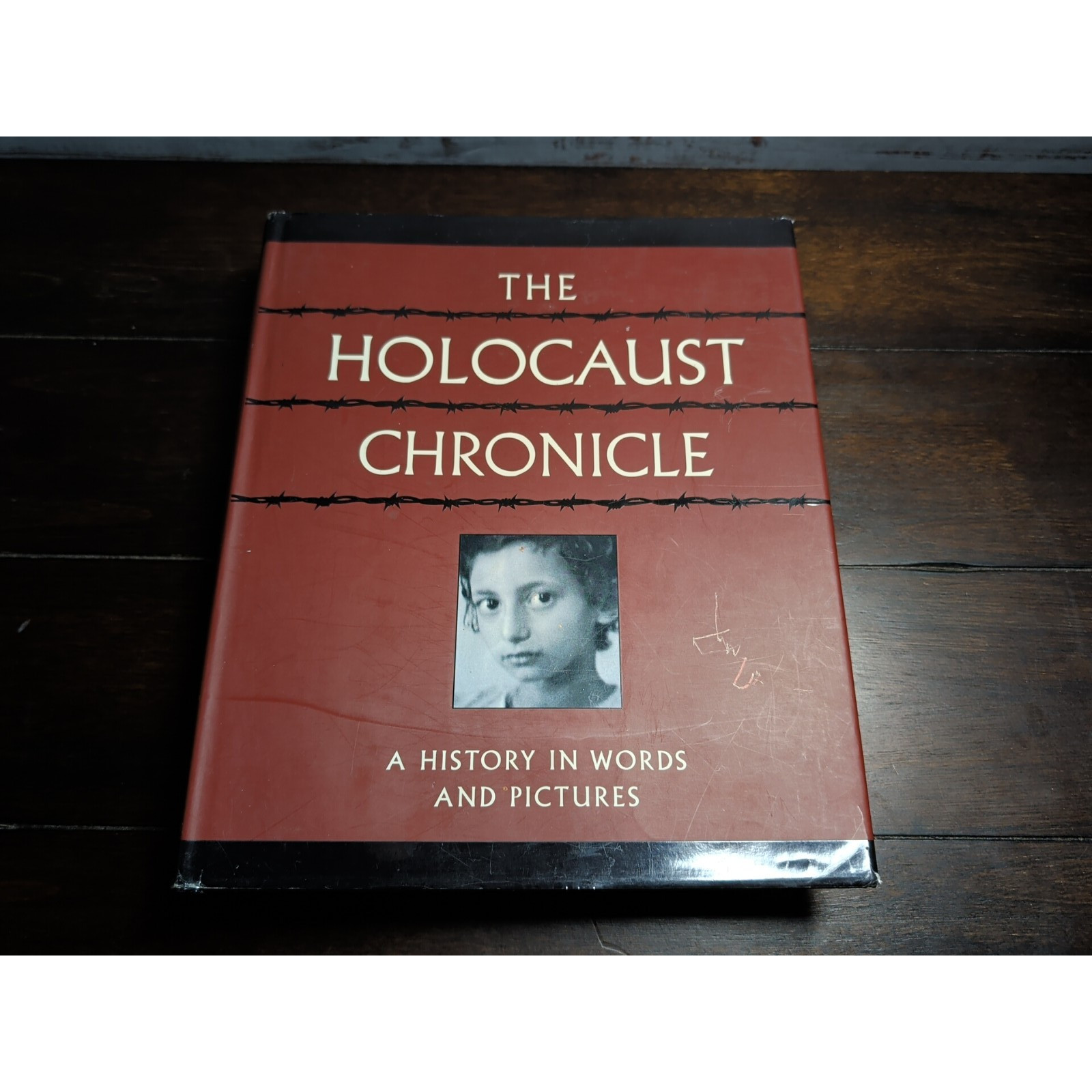 The Holocaust Chronicle : A History In Words And Pictures – 2003 HC ~ VGood Cond