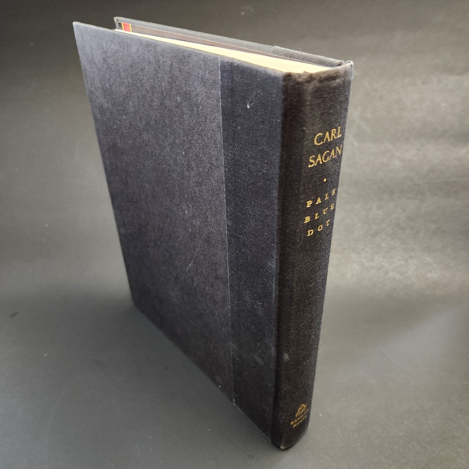 Pale Blue Dot * A Vision of the Human Future in Space 1st Edition- Carl Sagan