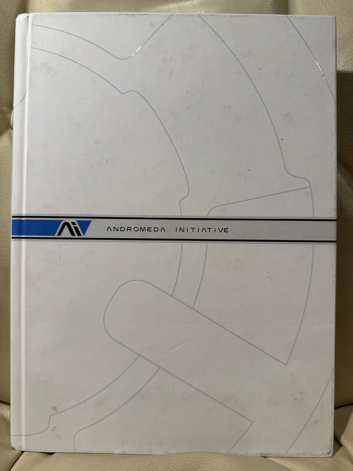 Mass Effect: Andromeda Initiative Strategy Guide Pathfinder Hardcover White Book