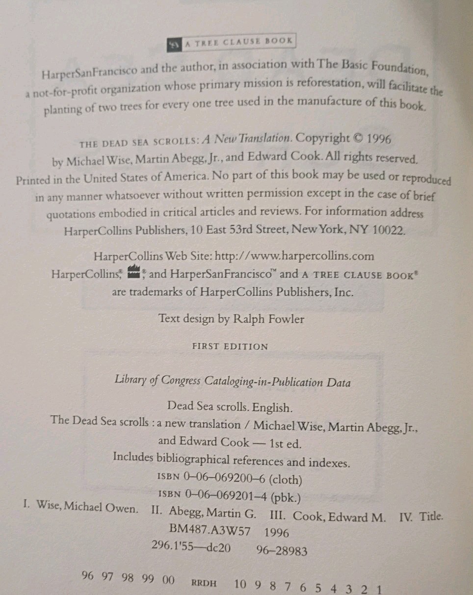 Dead Sea Scrolls : A New Translation by Michael O. Wise, Edward M. Cook Jr.,…