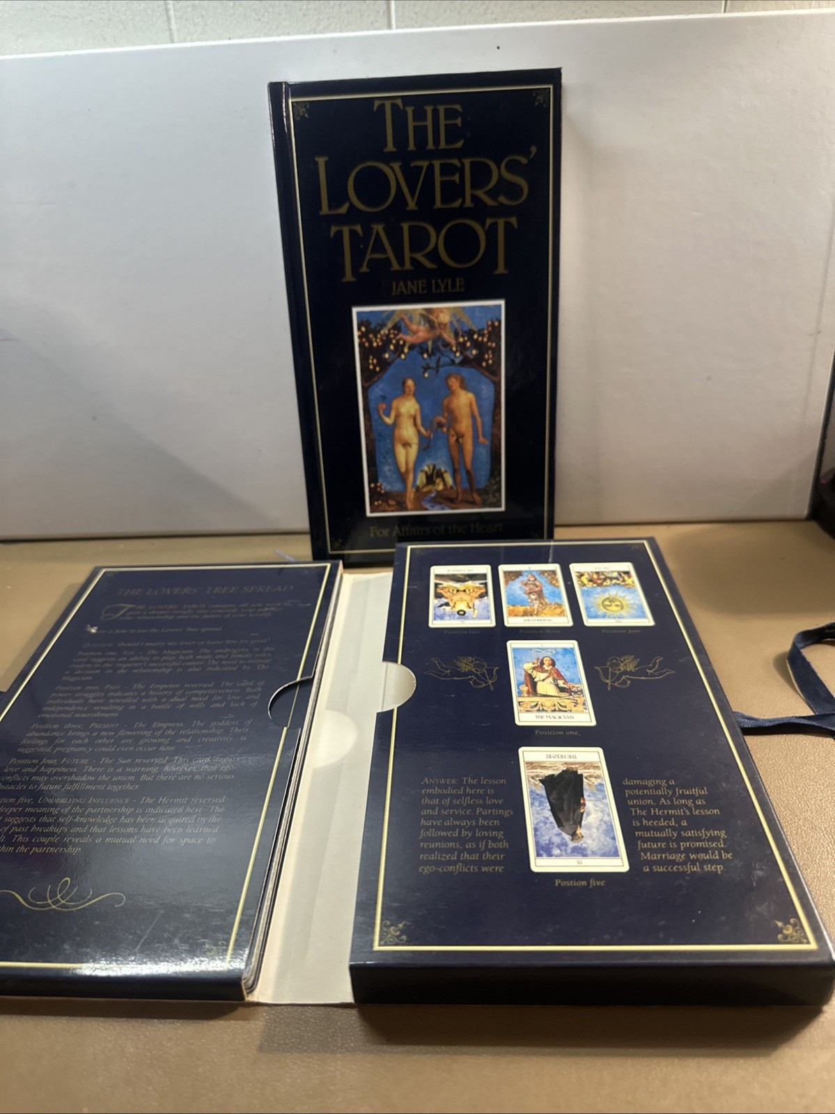 The Lovers‘ Tarot: For Affairs of the Heart – Hardcover, by Lyle Jane – Good