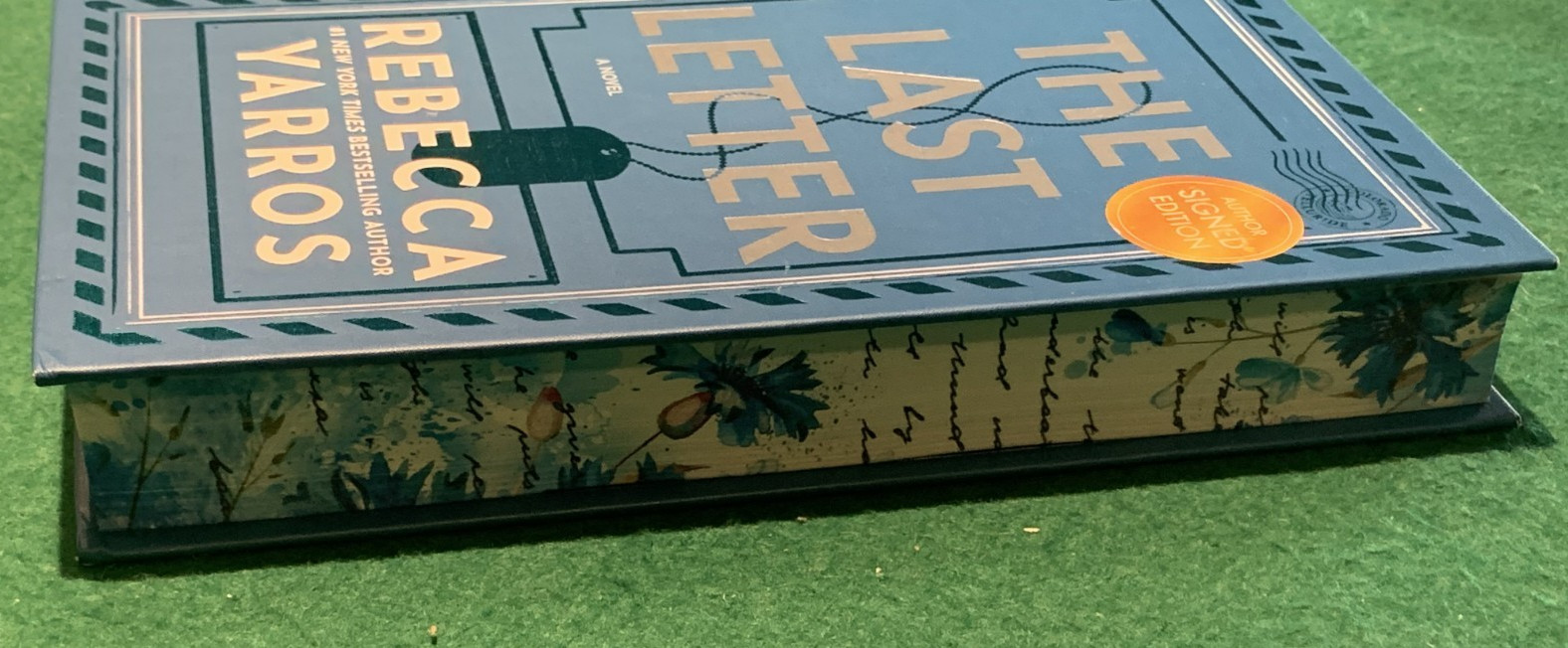 The Last Letter by Rebecca Yarros B&N SIGNED DELUXE ED 1st/1st HC 2025 Sprayed
