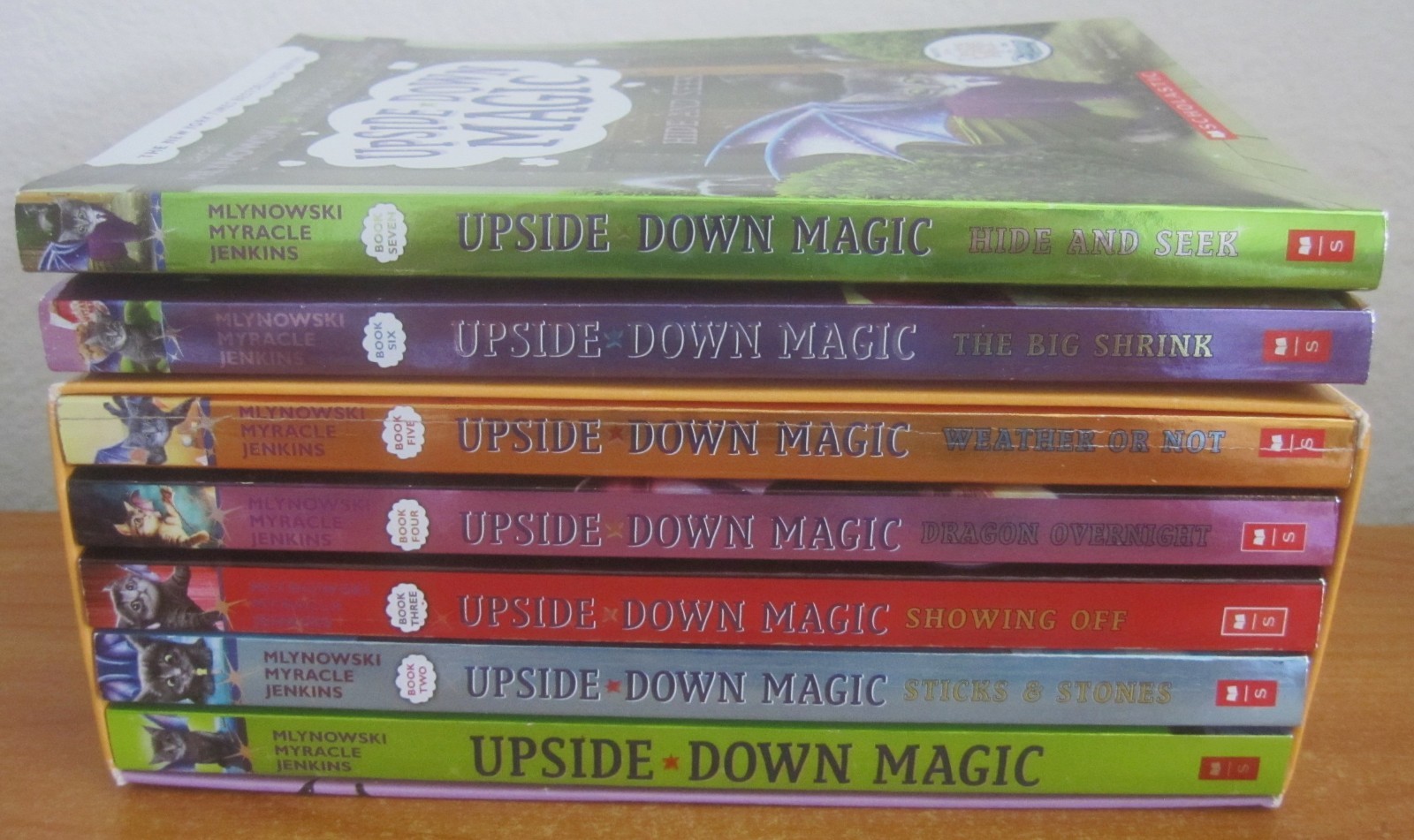 LOT OF 7 UPSIDE DOWN MAGIC CAT CHAPTER BOOKS AGES 6-9