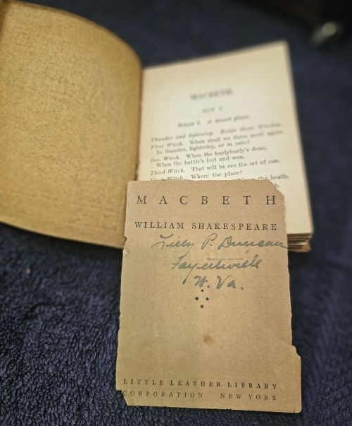 VINTAGE ANTIQUE MACBETH SHAKESPEARE LITTLE LEATHER LIBRARY EDITION ***SWEEEET***