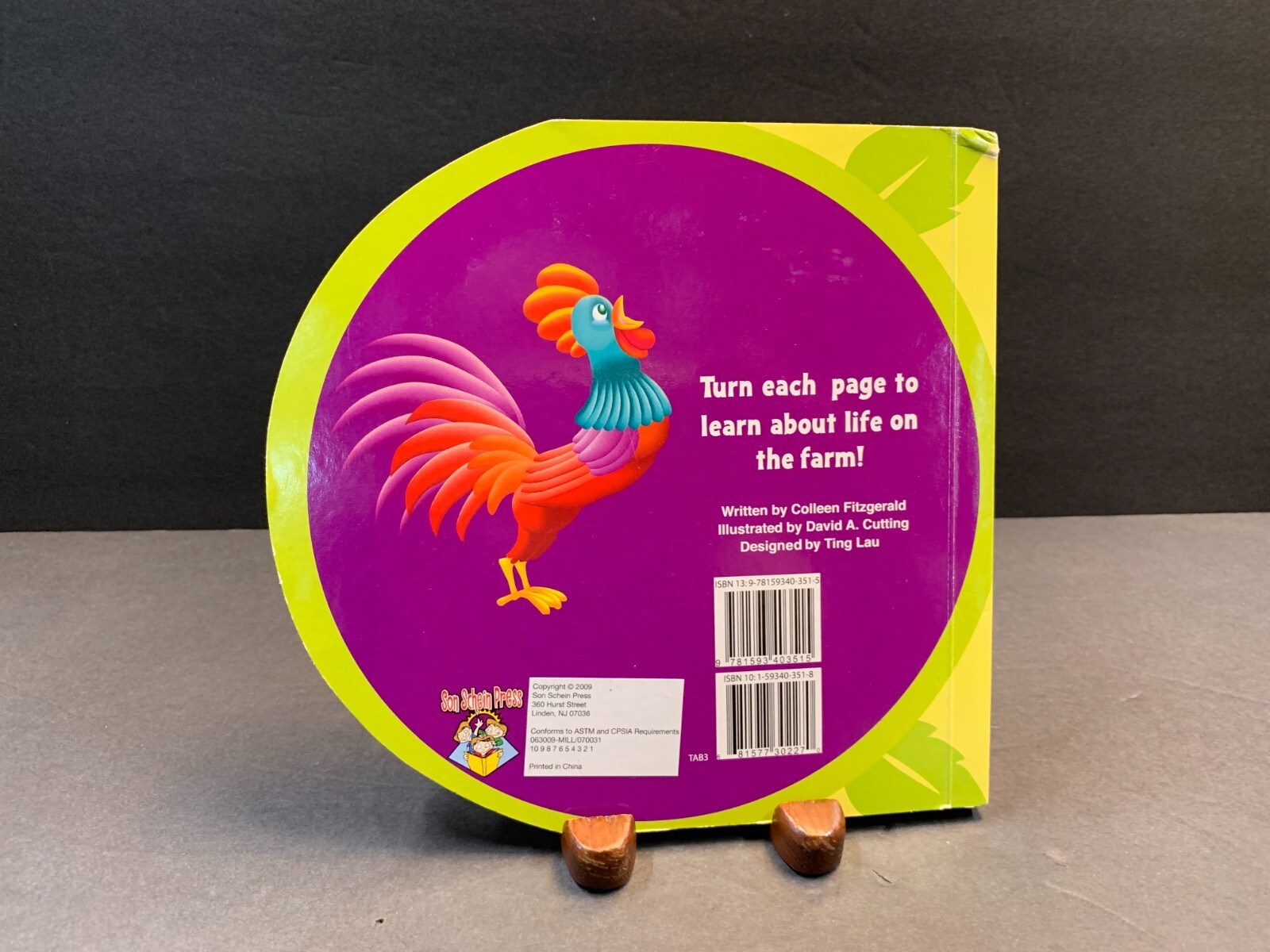 Name Me! Farm by Colleen Fitzgerald Circle Tab Books Board Book