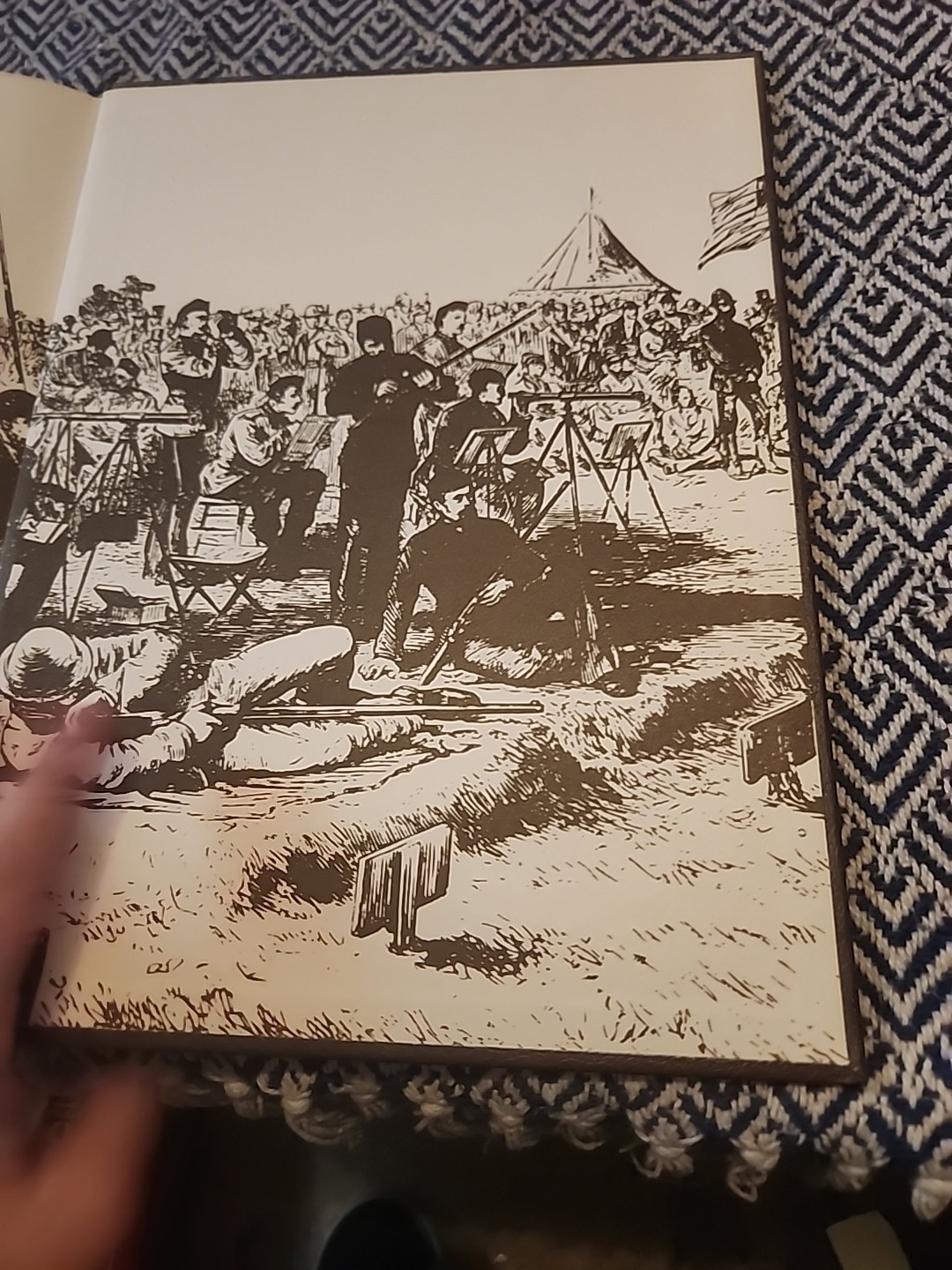 The Illustrated Encyclopedia of Firearms by Hogg, Ian V. (1987 Hardback)
