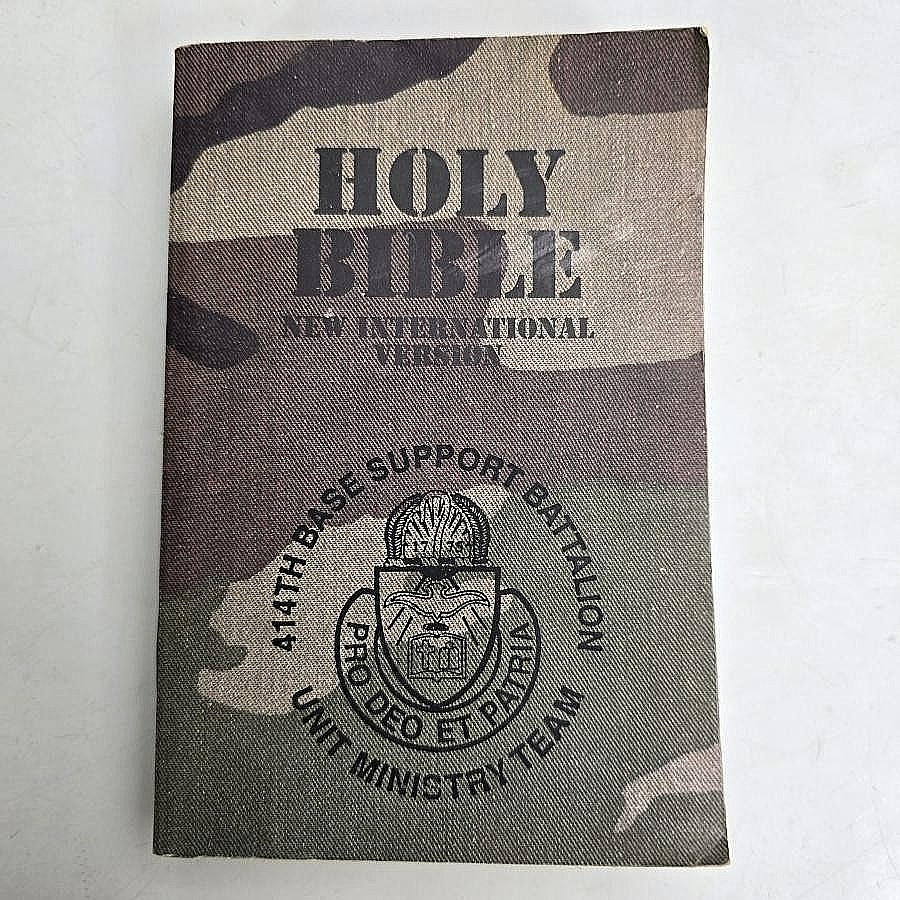 Holy Bible NIV NT Psalms Good News Camo Military Mini 2 Books Vintage Pocket