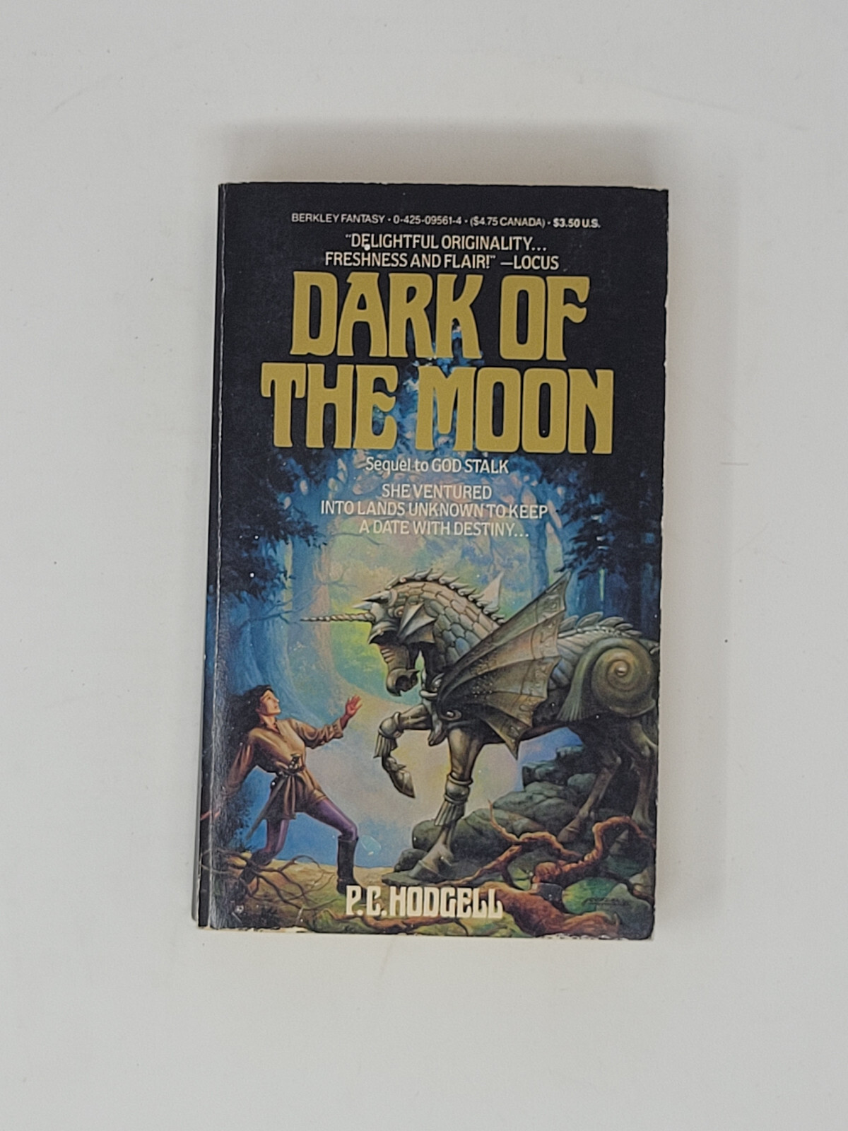 P. C. HODGELL SIGNED PAPERBACK 1ST – Dark of the Moon, Kencyrath, Book #2