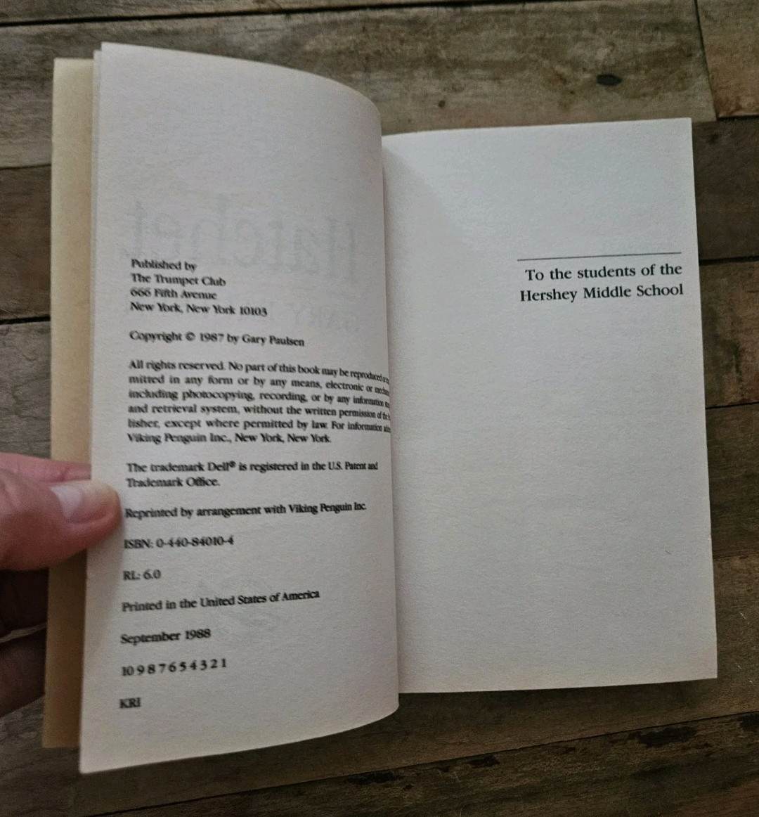 1988. 1st Printing : Hatchet By Gary Paulsen | Trumpet Club Special Edition PB