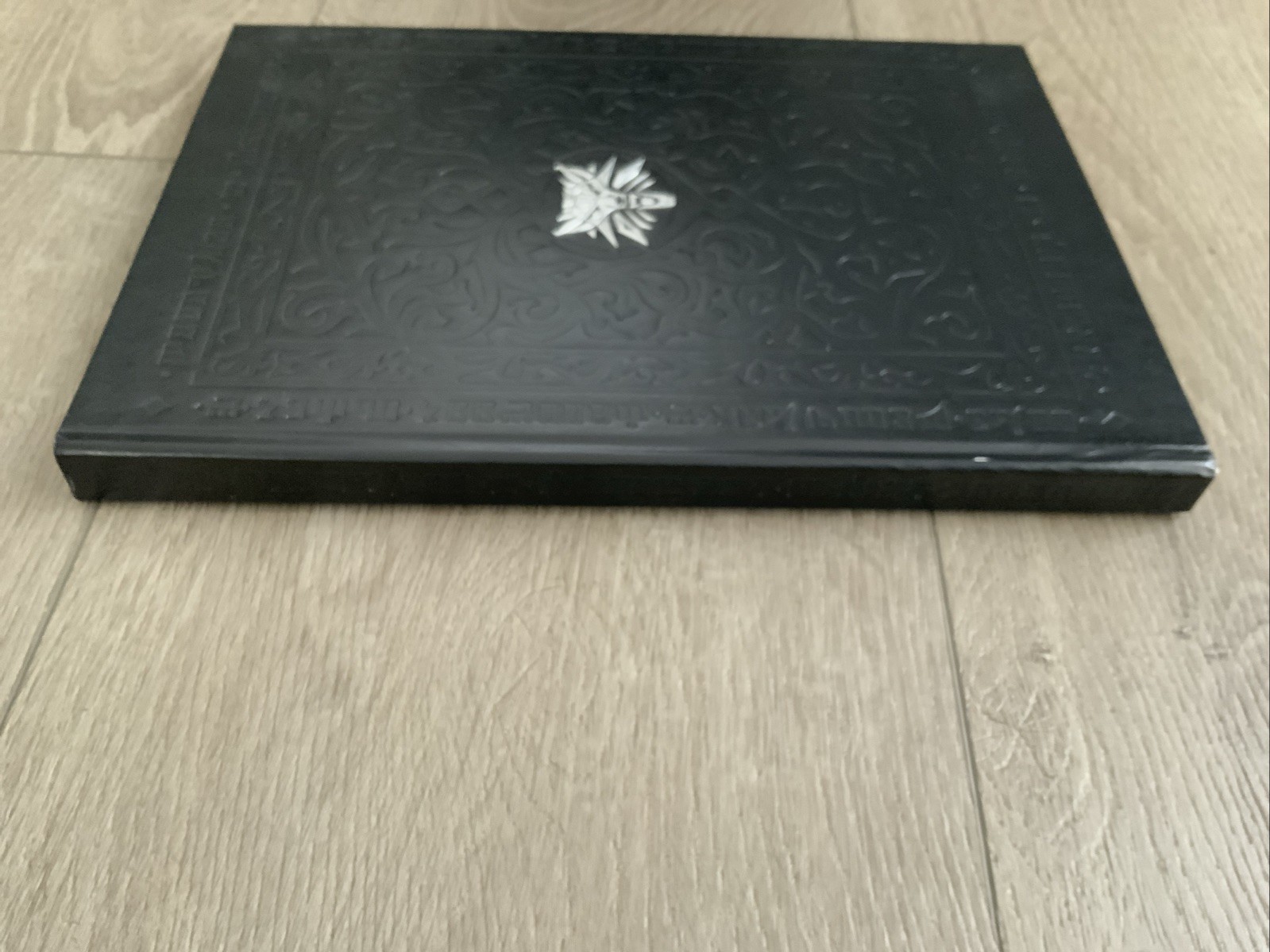 The Witcher 2 Assassins of Kings Collector’s Edition Dark Artbook