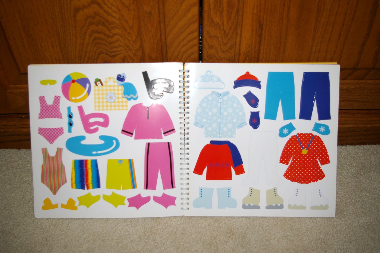 THE FABULOUS BOOK OF PAPER DOLLS by Julie Collings A Klutz Book Spiral BRAND NEW