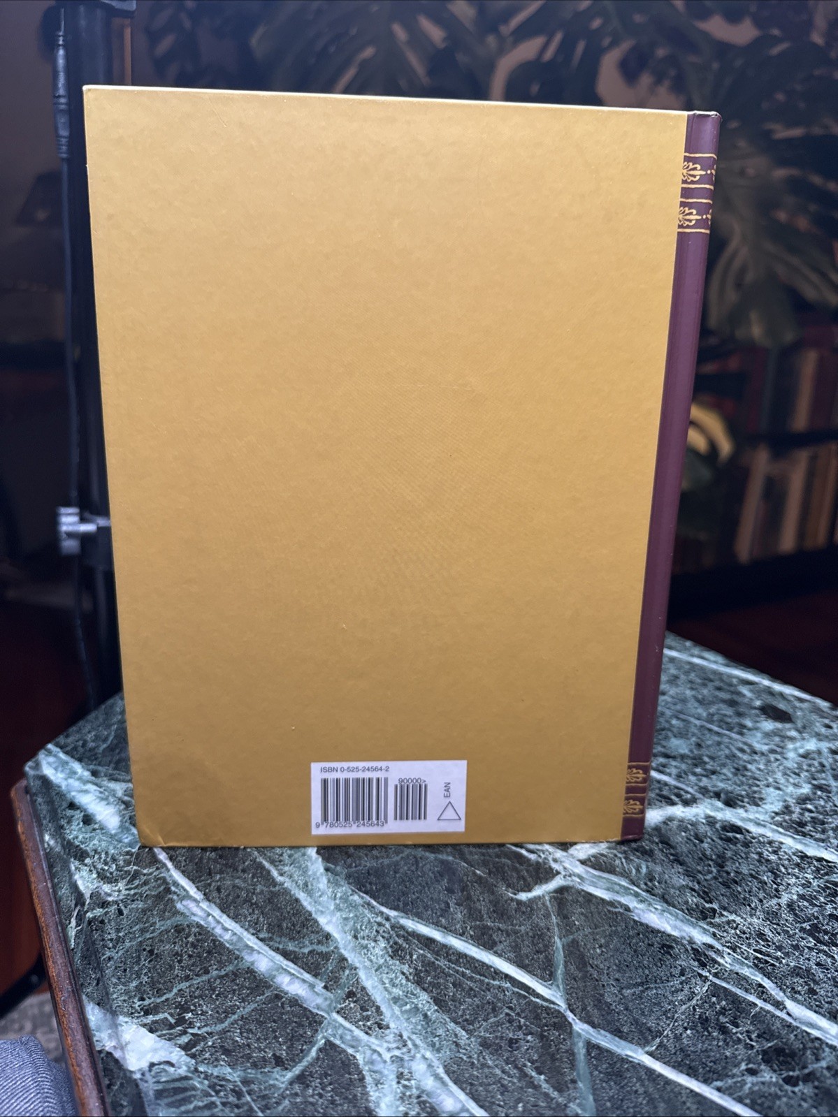 Lord Krishna’s Cuisine: The Art of Indian Vegetarian Cooking, Devi, Yamuna, Acce