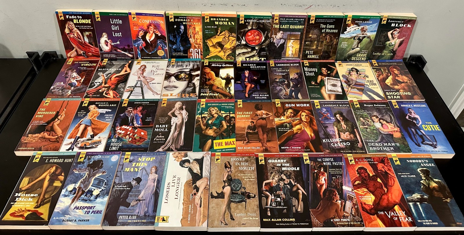 Hard Case Crime Lot of 39 Hard Boiled Noir Action Mystery Thriller Pulp Novels