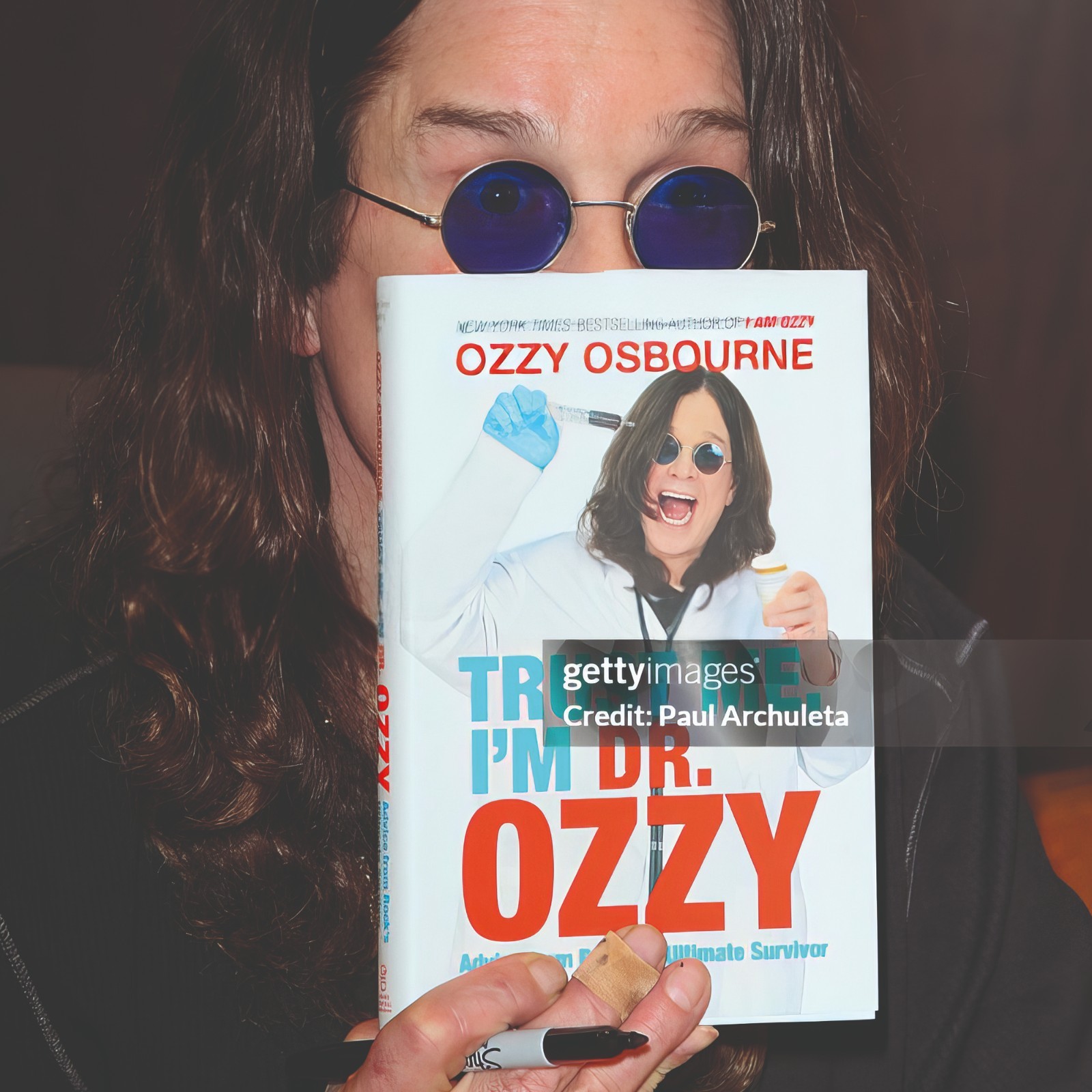 Book Trust Me, I’m Dr. Ozzy Advice from Rock’s Ultimate Survivor + Copy Autograf