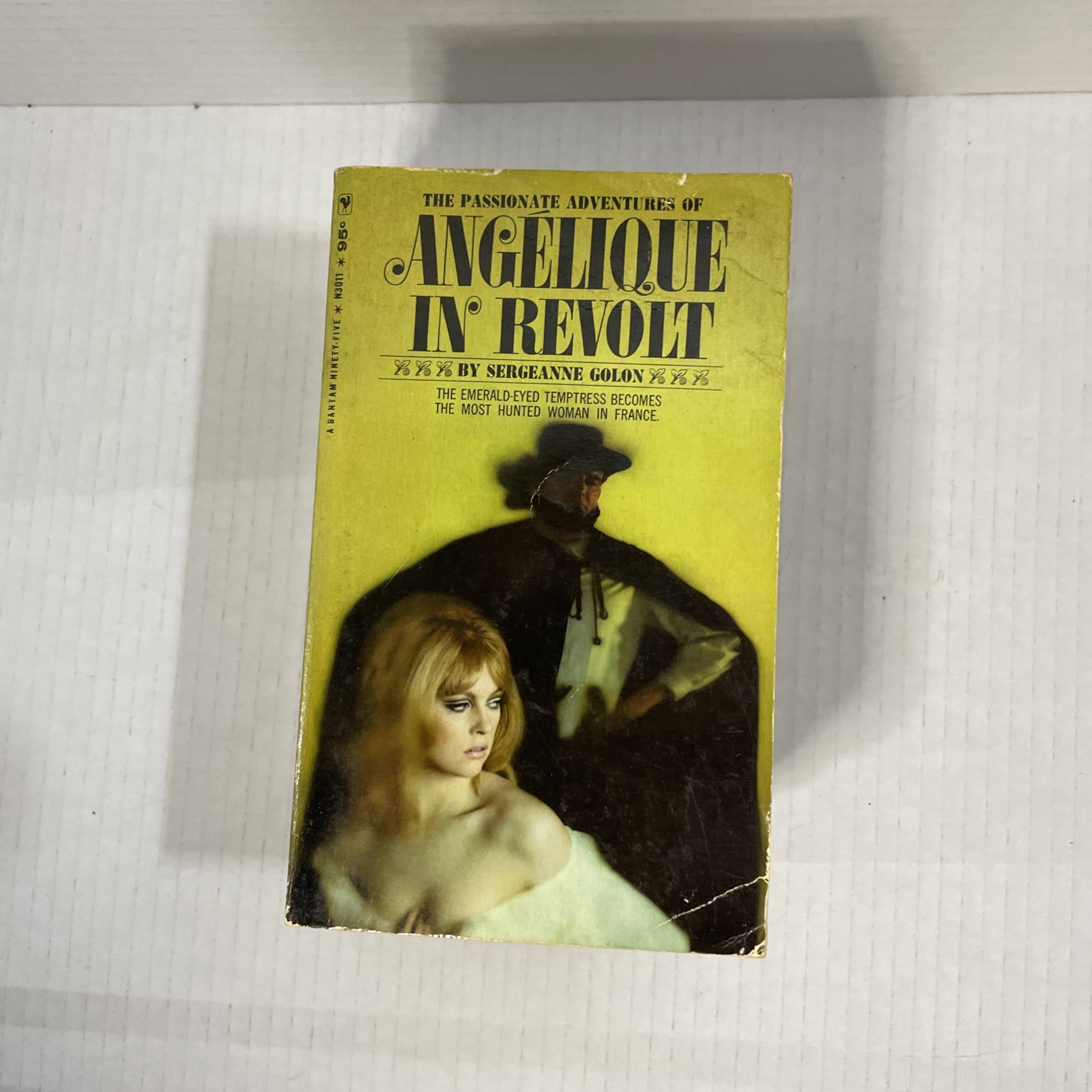 Angelique by Sergeanne Golon Vintage Romance Series Complete Paperback Set of 9