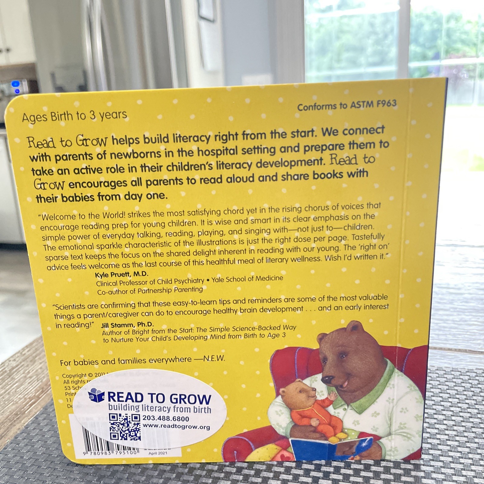 Welcome to the World – Board book By Nancy Elizabeth Wallace – Newborn and Up