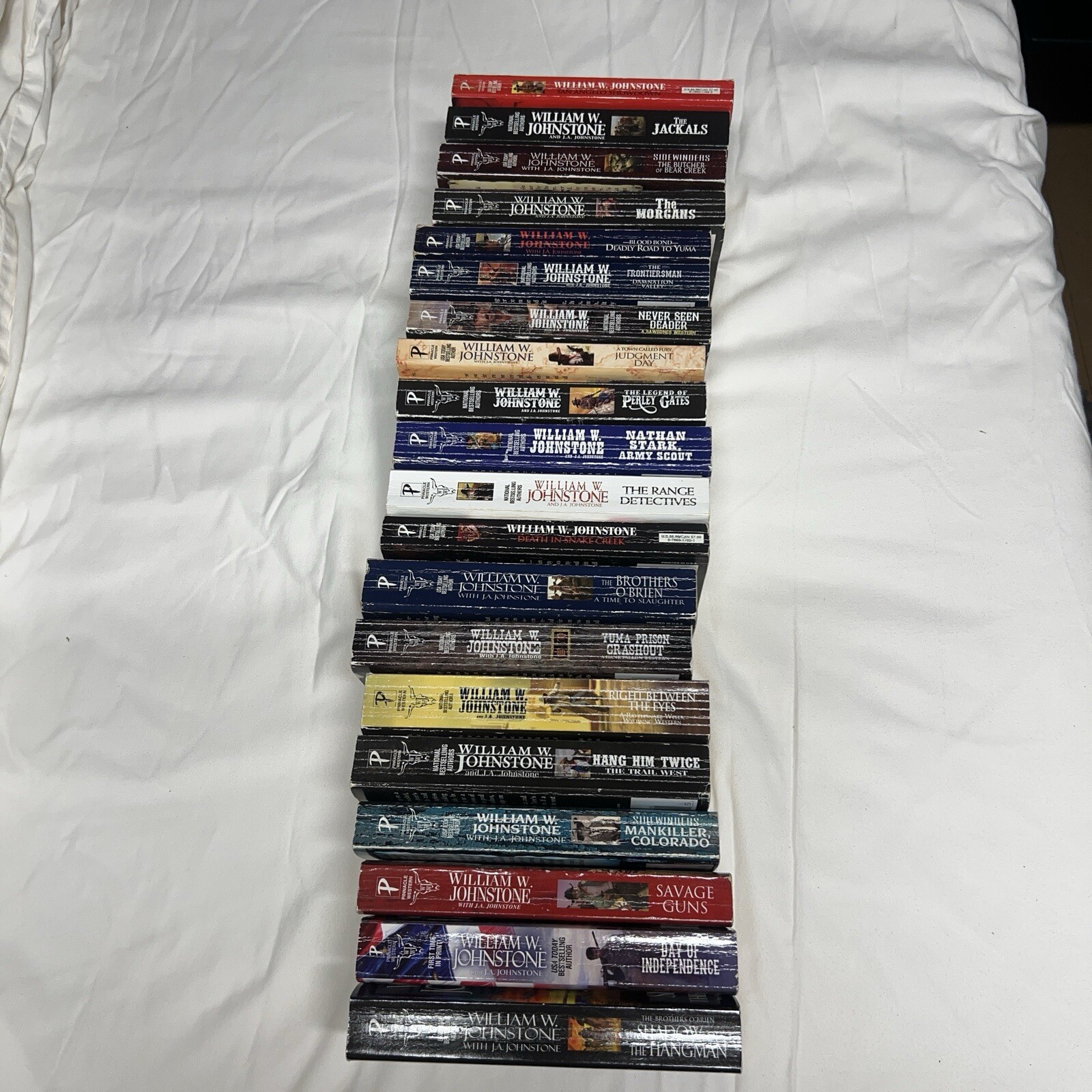 Lot of 20 William W. Johnstone Western Paperback Books Multiple Titles Reading