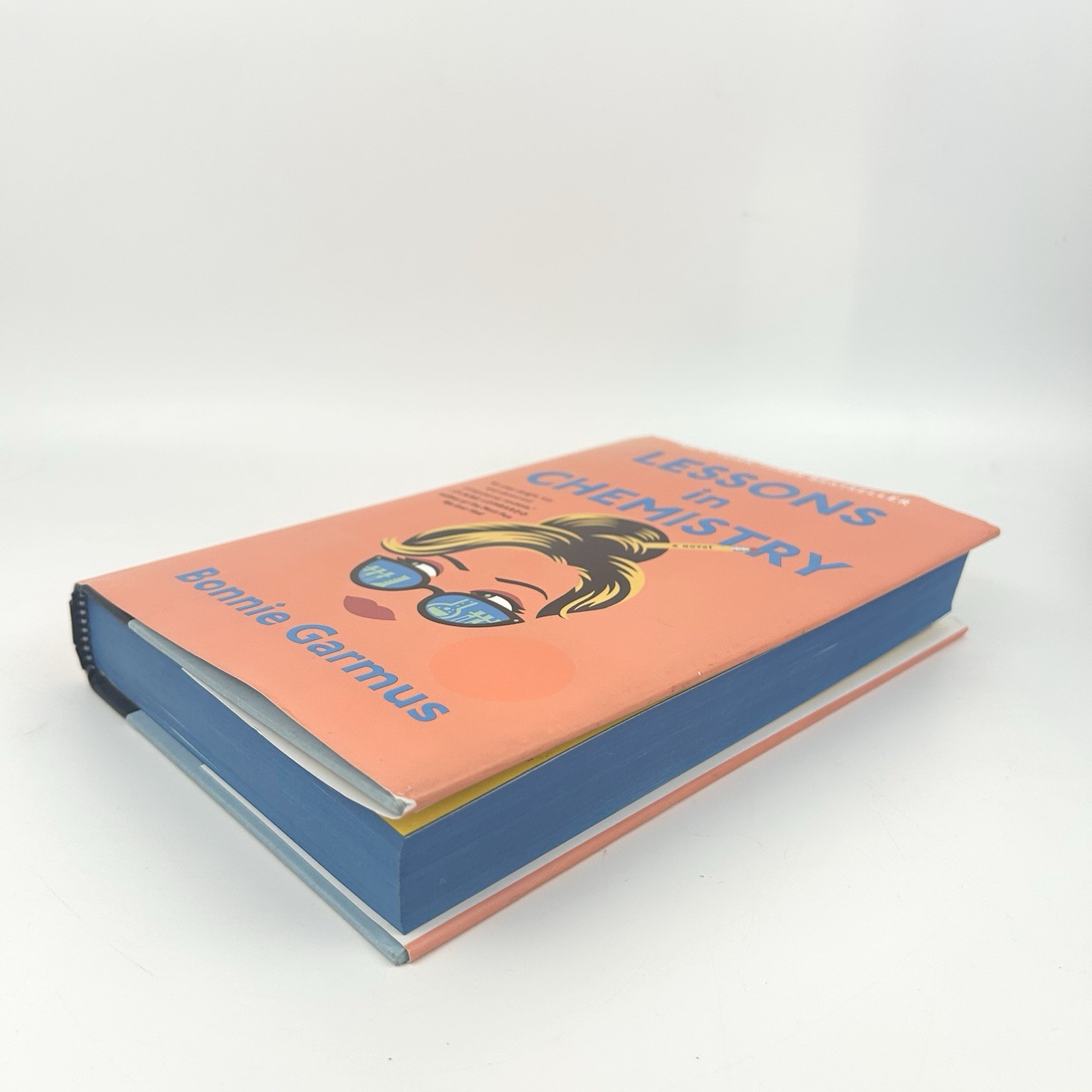 Lessons In Chemistry Bonnie Garmus HC Blue Sprayed Edges Acceptable