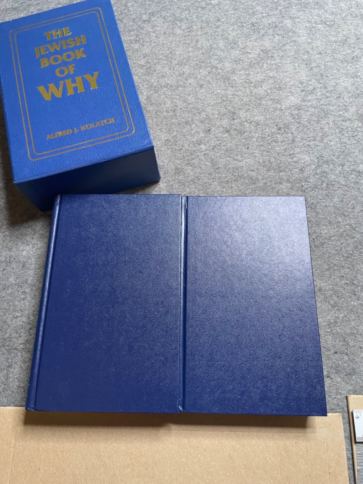 The Jewish Book of Why Alfred J Kolatch Slip Case 2 Volume Set Hard Cover