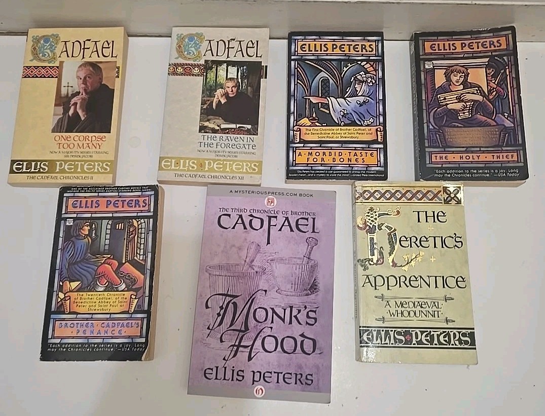 7 Book Lot of Writer Ellis Peters Paperbook Books with „Heretic’s Apprentice“ +