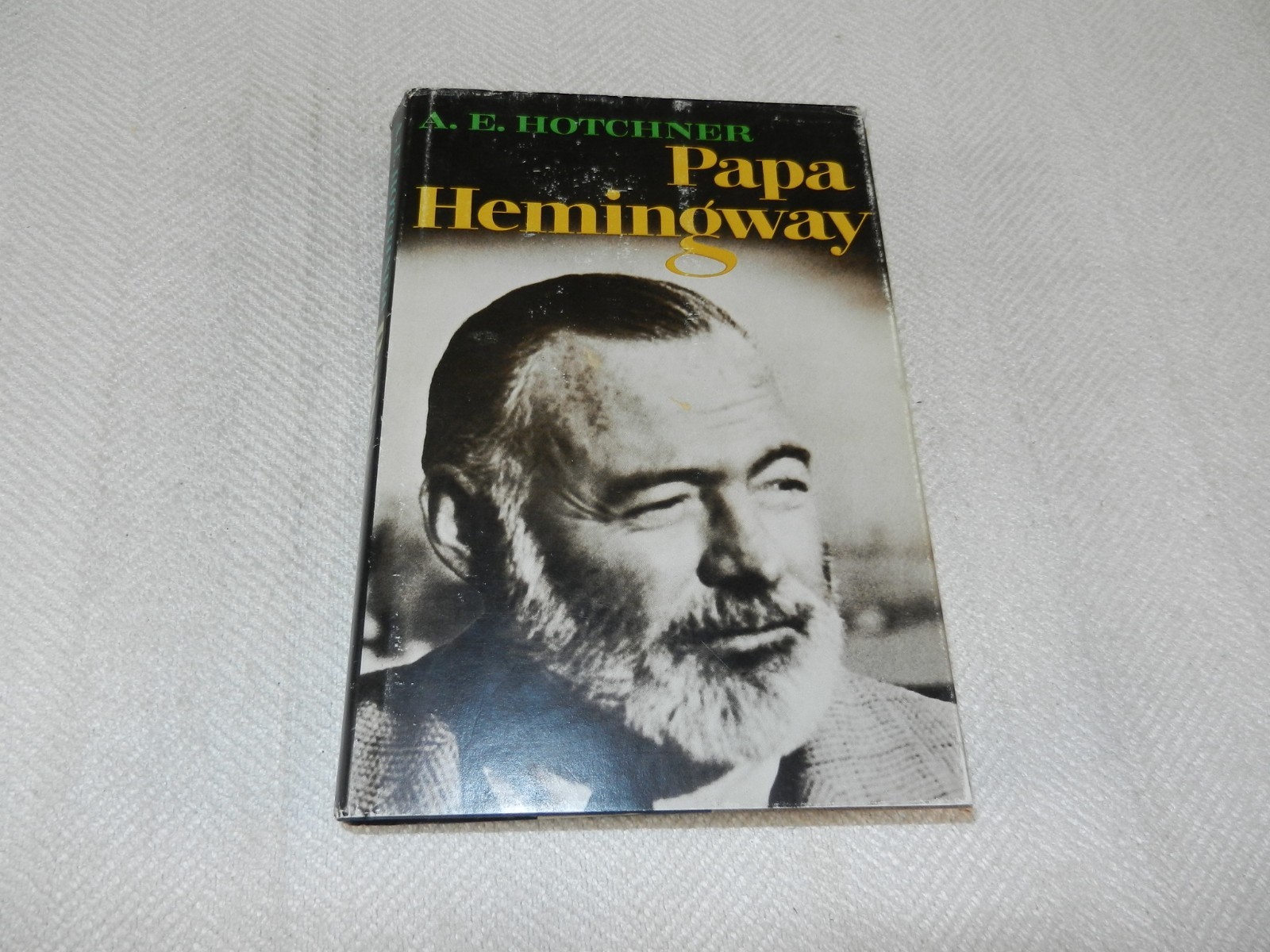 WW II Great writer & war correspondent „PAPA HEMINGWAY: A PERSONAL MEMOIR“