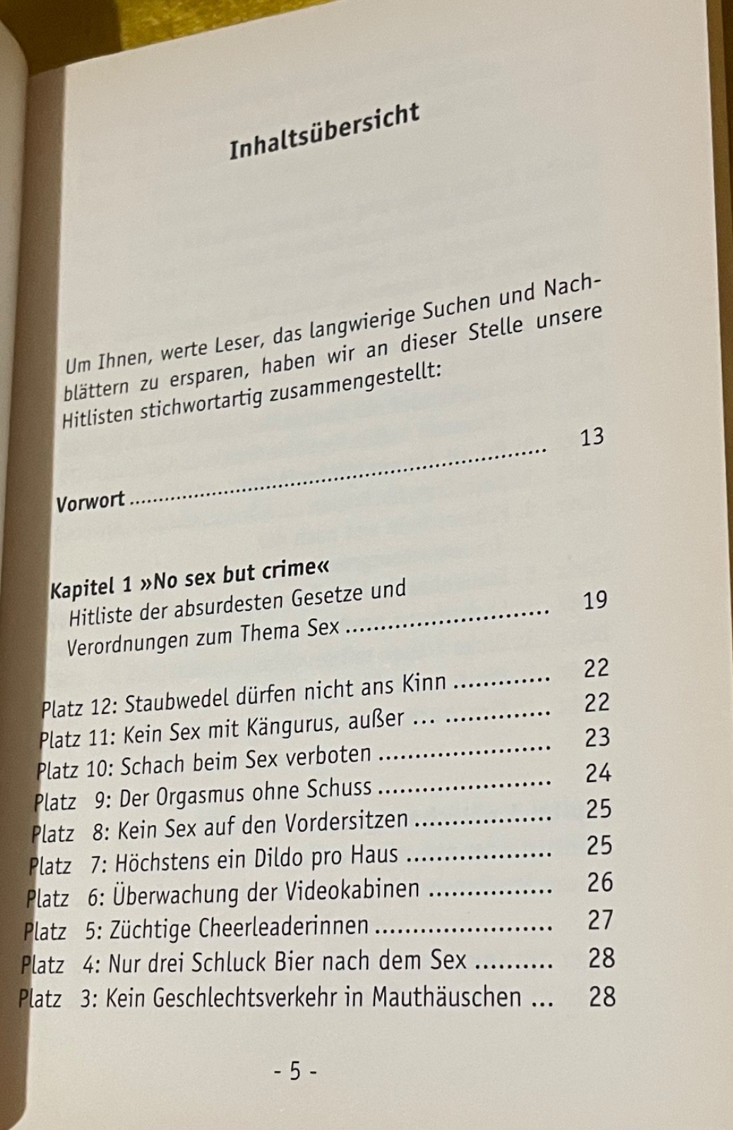 Öffentliche Mülleimer dürfen nicht sexuell belästigt werden by Justus Richter