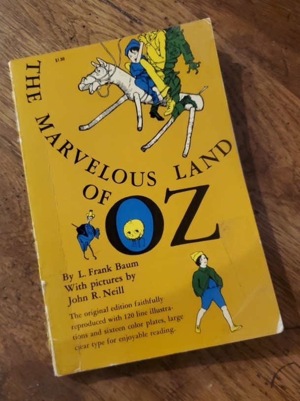1961 Marvelous Land of Oz With 16 Color Plates! L. Frank Baum Vintage Paperback