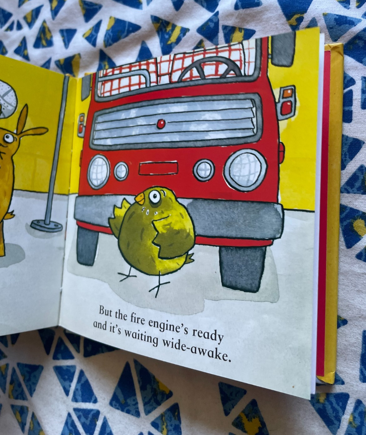 TONY MITTON, ANT PARKER. FLASHING FIRE ENGINES. HARDCOVER. 14 BY 14CM. 2007