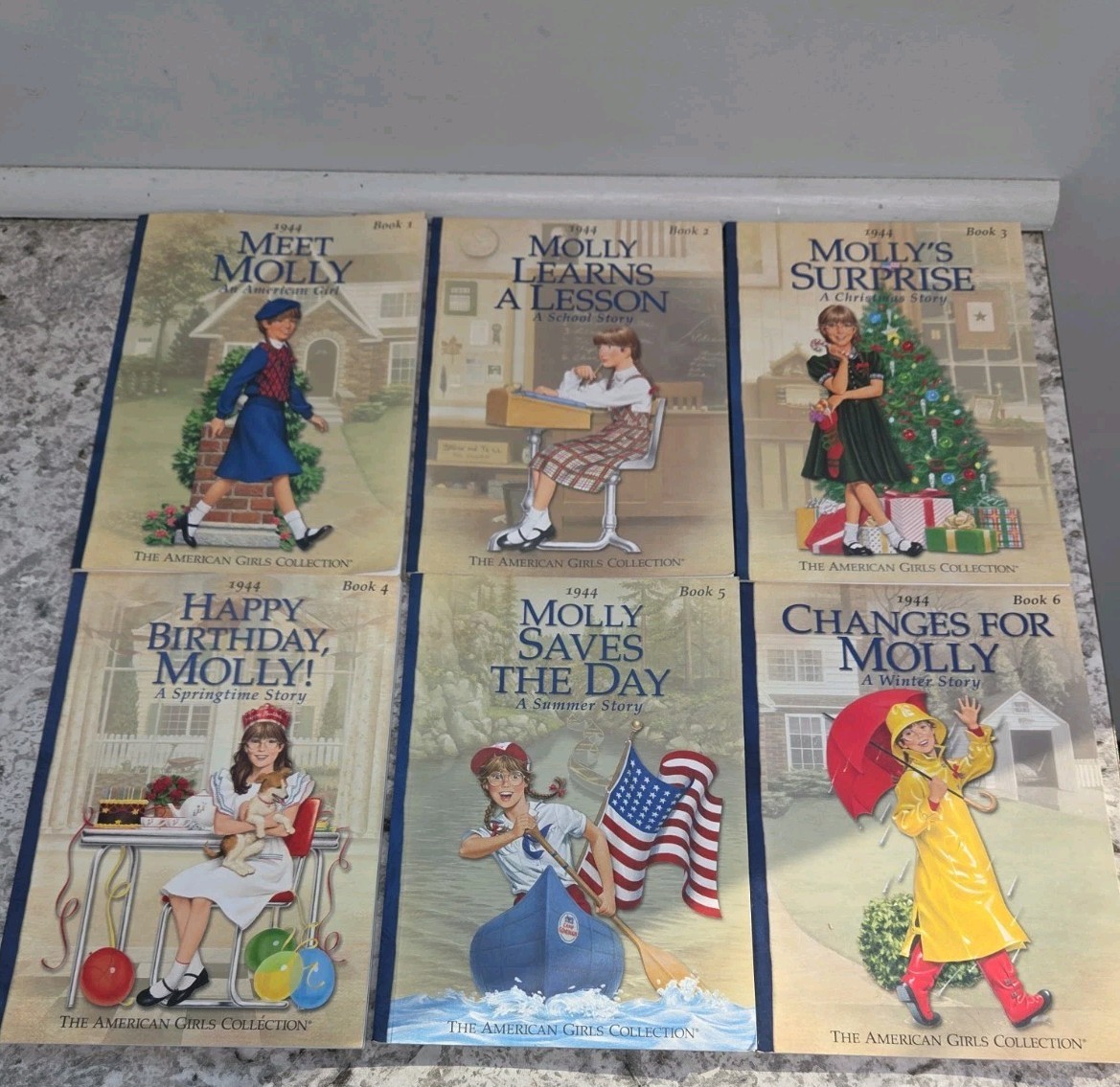 Molly 1944 – American Girl Collection Box Set Books 1- 6 *READ Description*