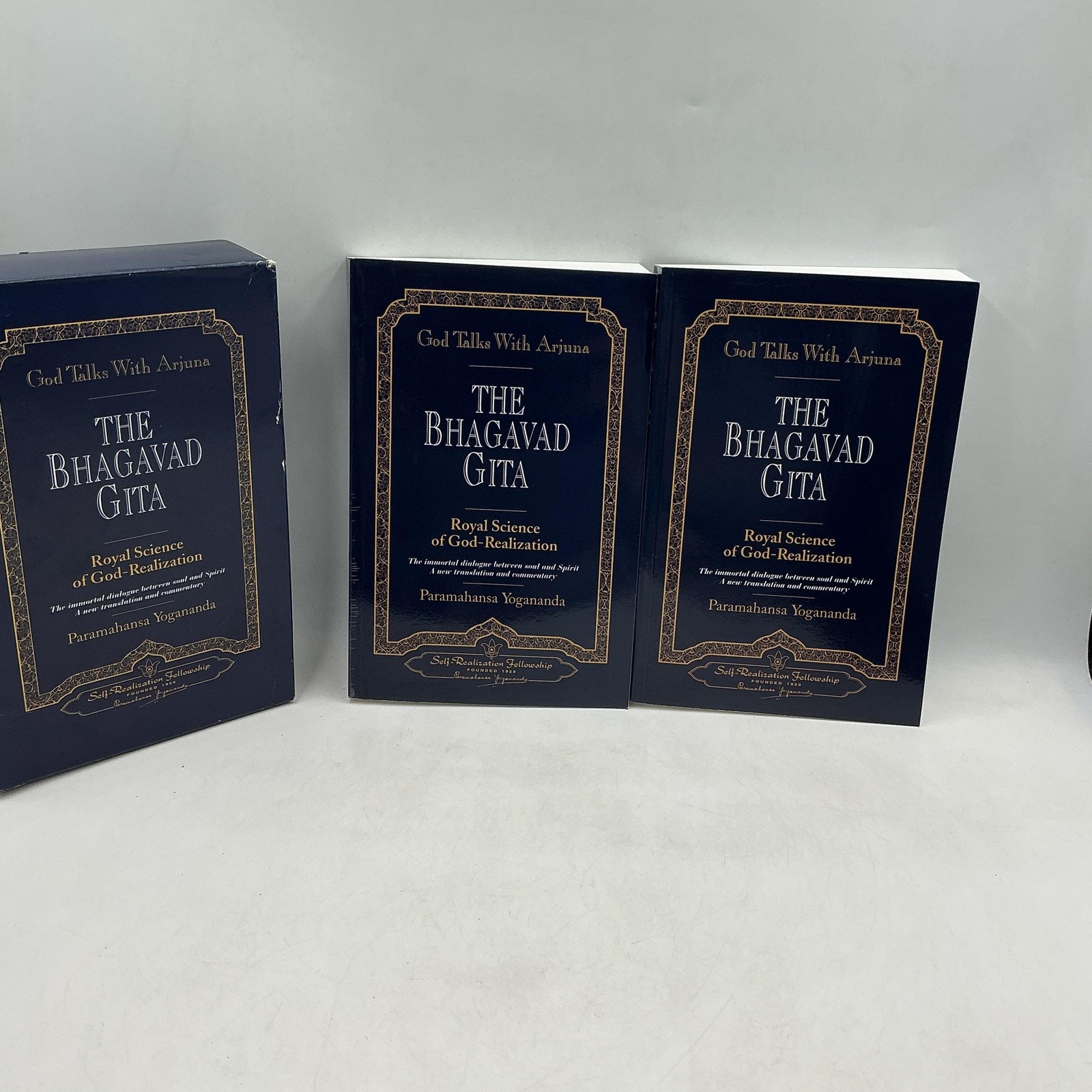 God Talks With Arjuna The Bhagavad Gita Paramahansa Yogananda Box Set 2001 Navy