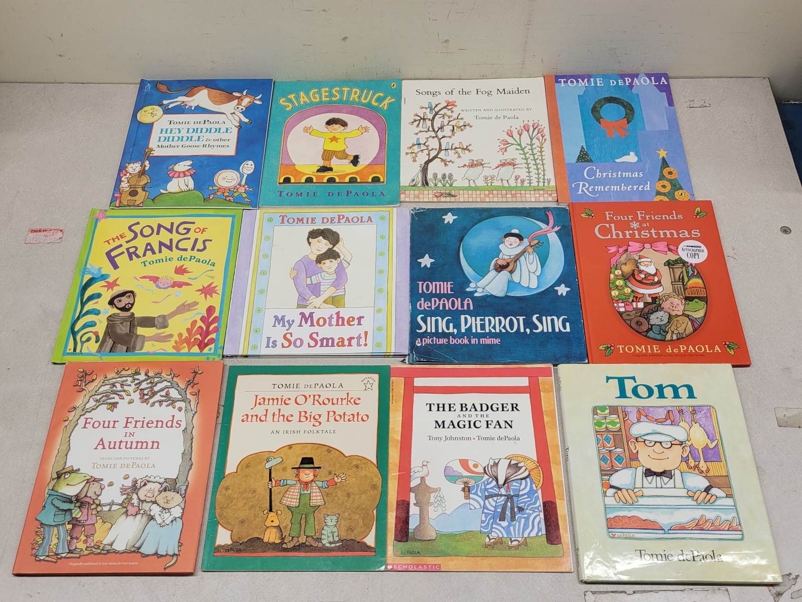 Lot of 10 Tomie dePaola Children’s Picture Paperback Books „Random/Unsorted“