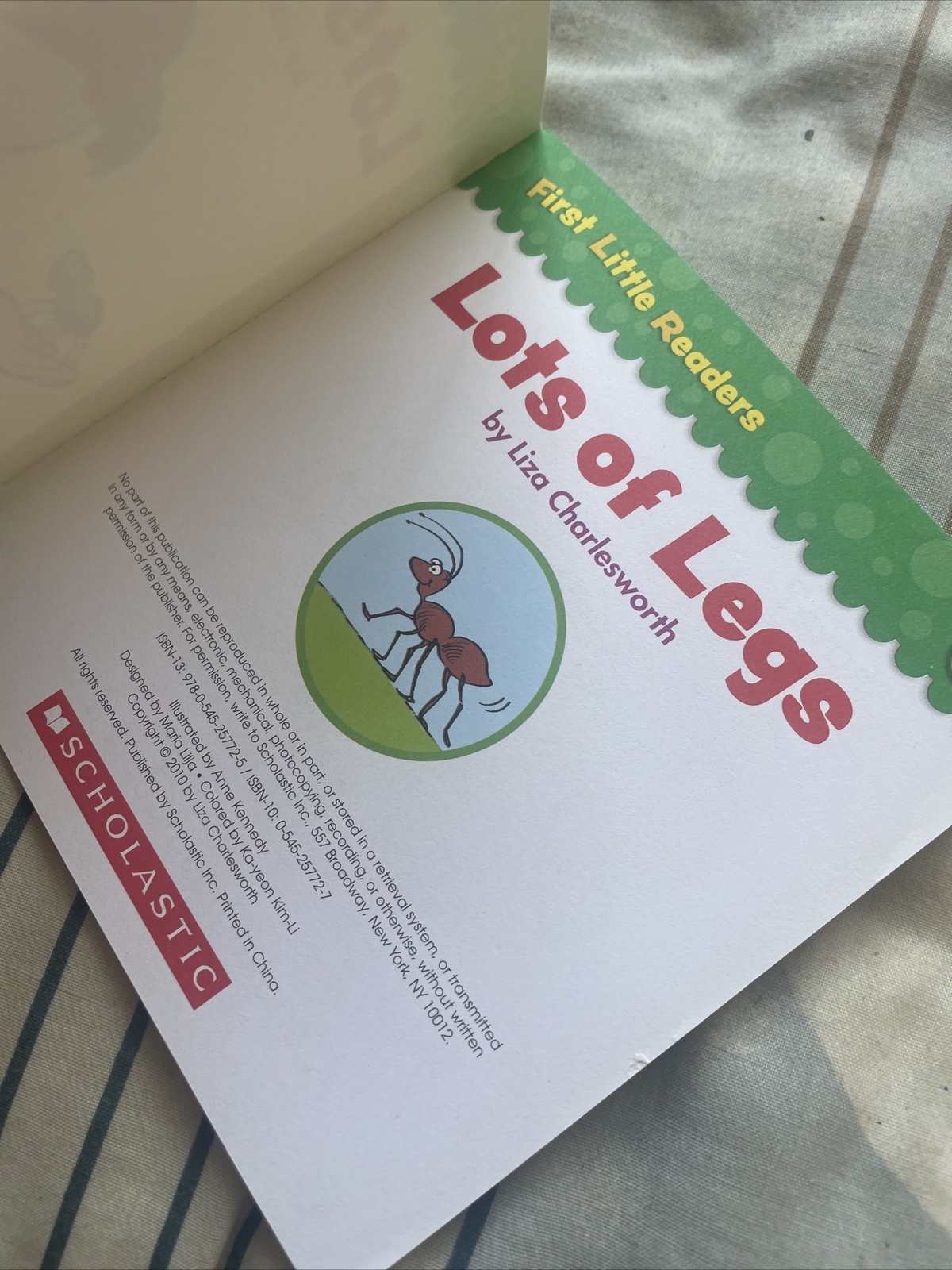 FIRST LITTLE READERS, LIZ CHARLESWORTH, LOTS OF LEGS, 14 by 14CM