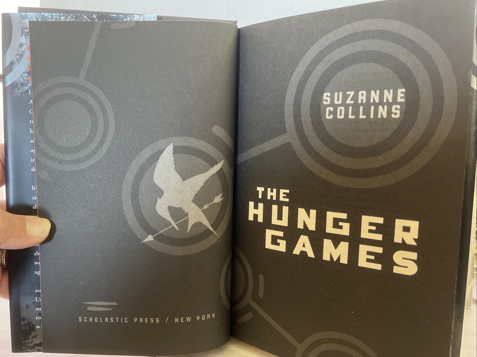 The Hunger Games- Suzanne Collins- 1st Edition Hardcover w/Dust Jacket