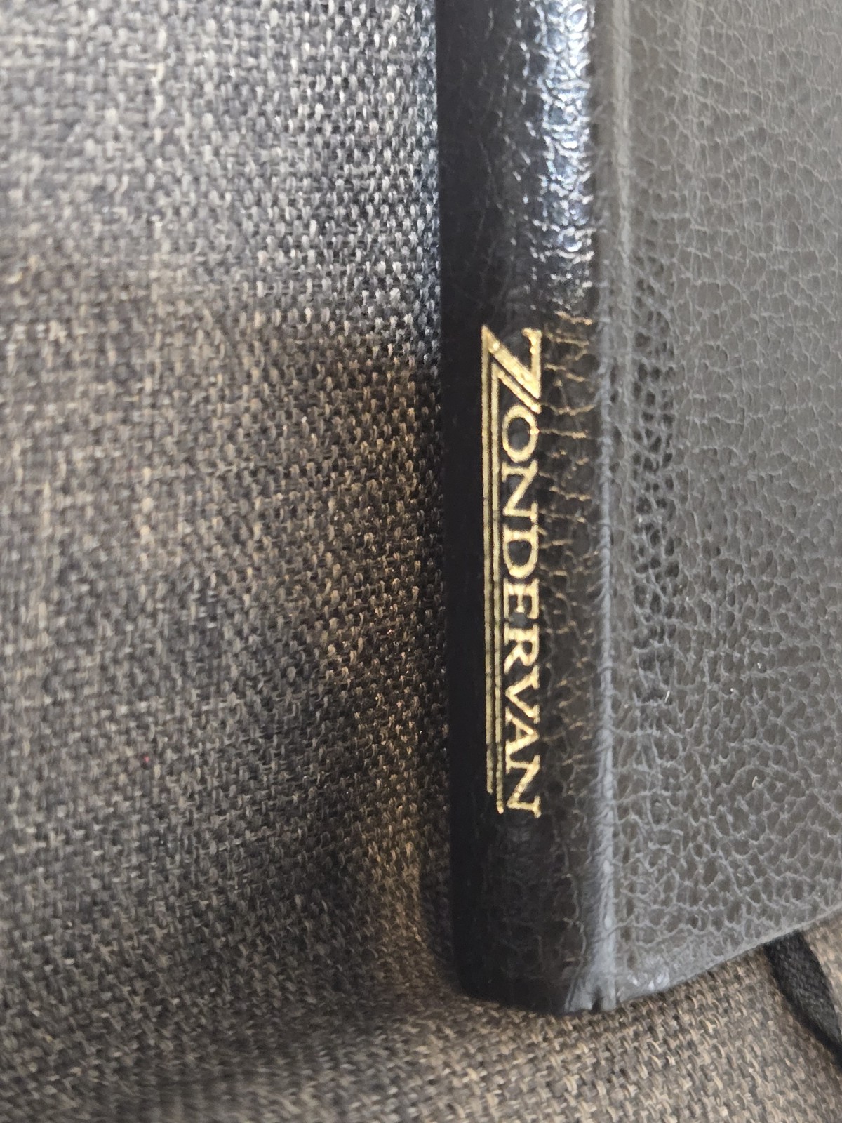 The Holy Bible (New International Version) Compact Pocket Bible Zondervan Book