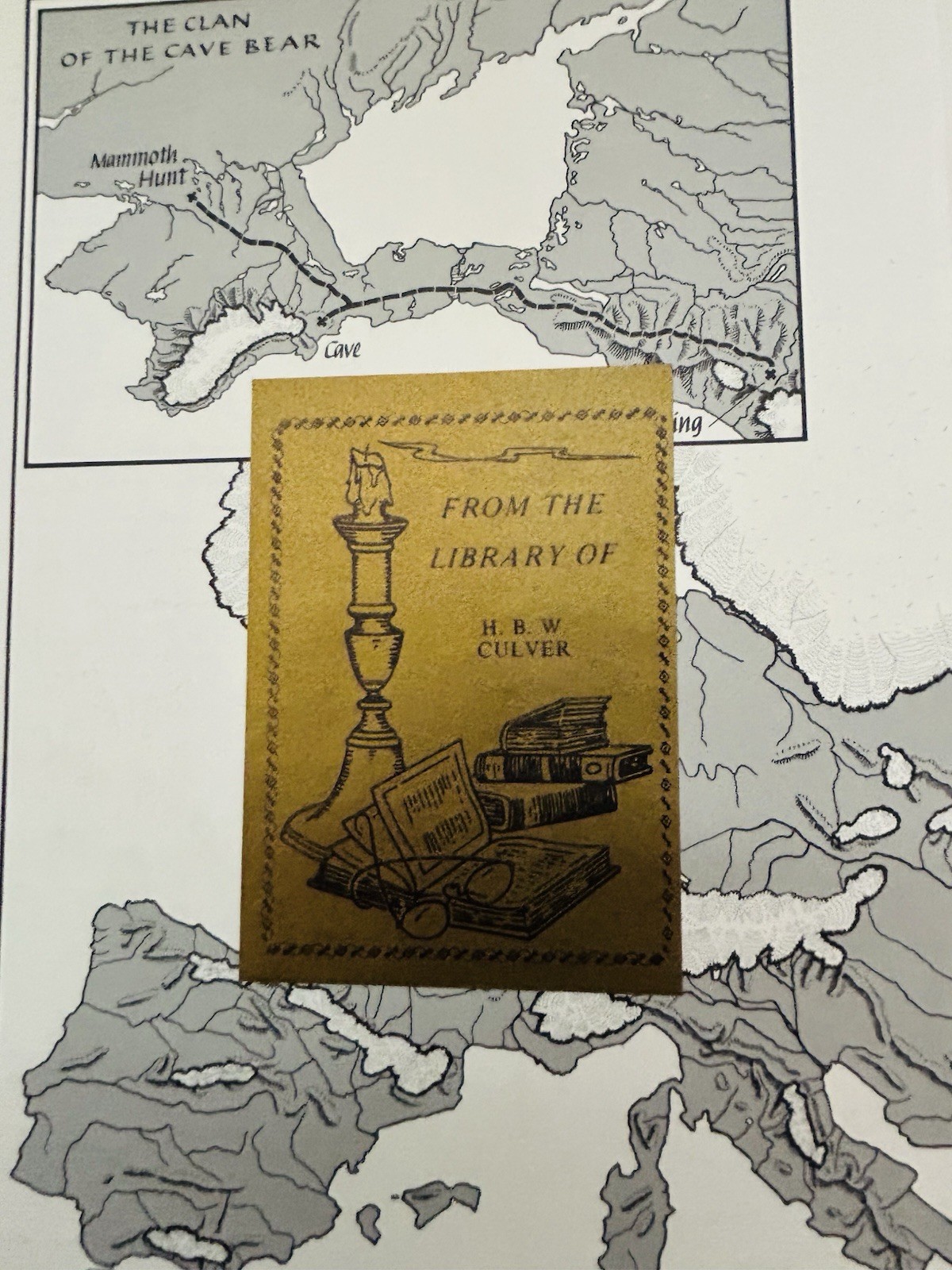 Clan Of The Cave Bear Jean M. Auel 1st Edition/1st Print HCDJ Earth’s Children