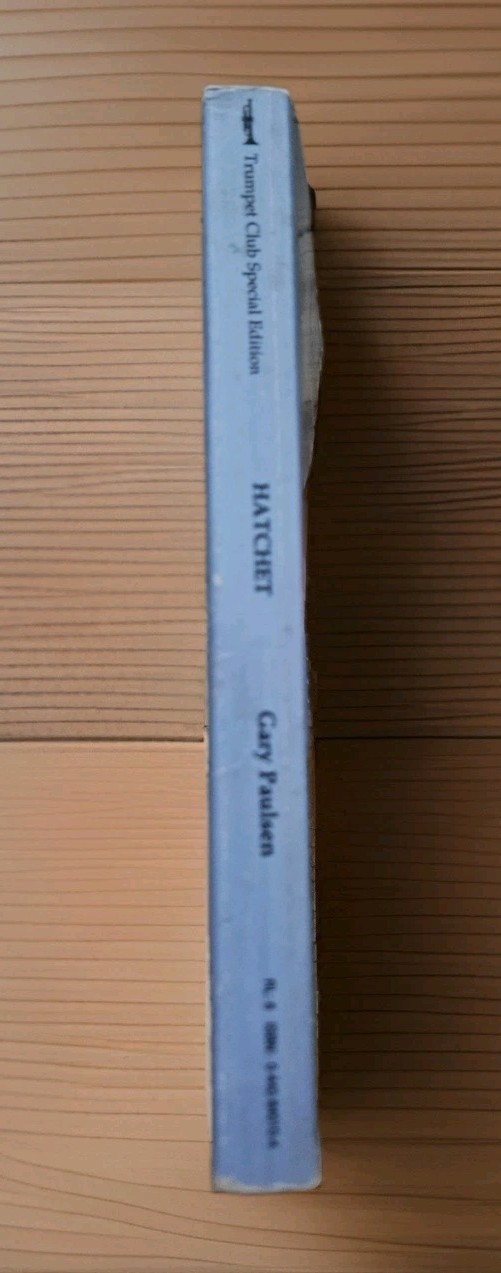 1988. 1st Printing : Hatchet By Gary Paulsen | Trumpet Club Special Edition PB