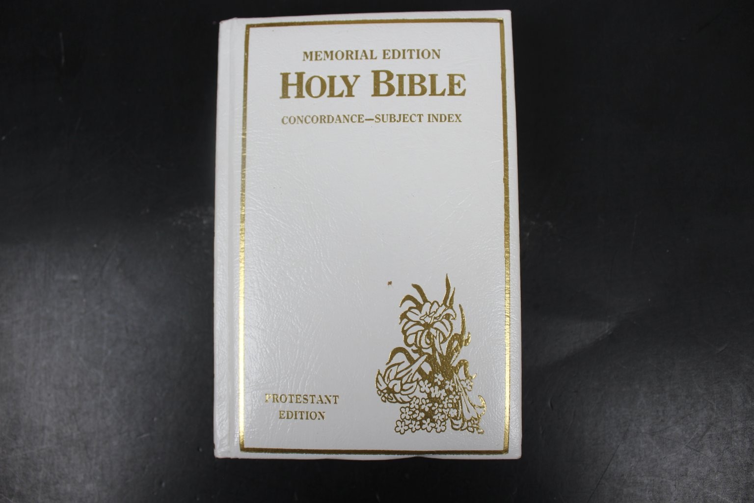 Holy Bible Memorial Edition 1976 Protestant Illustrated Concordance TODAY INC.