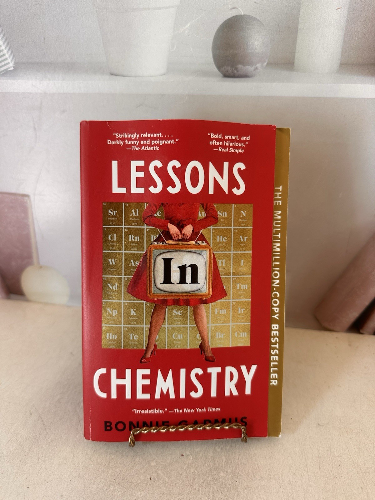 Lessons in Chemistry by Bonnie Garmus (2025, Paperback)