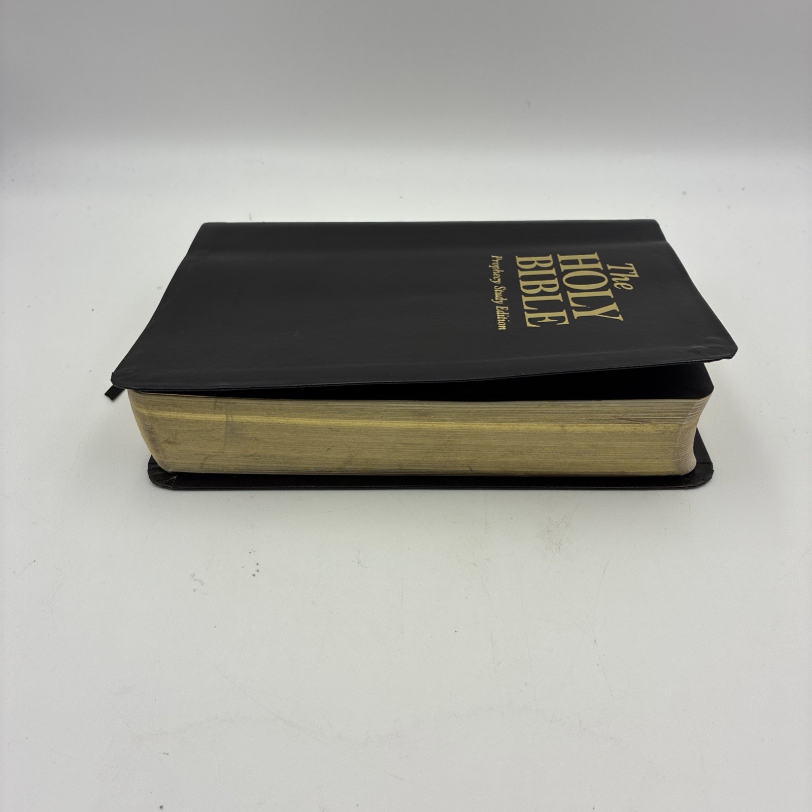 USED Prophecy Study Bible (2008 Black Leathersoft) – Amazing Facts Commentary