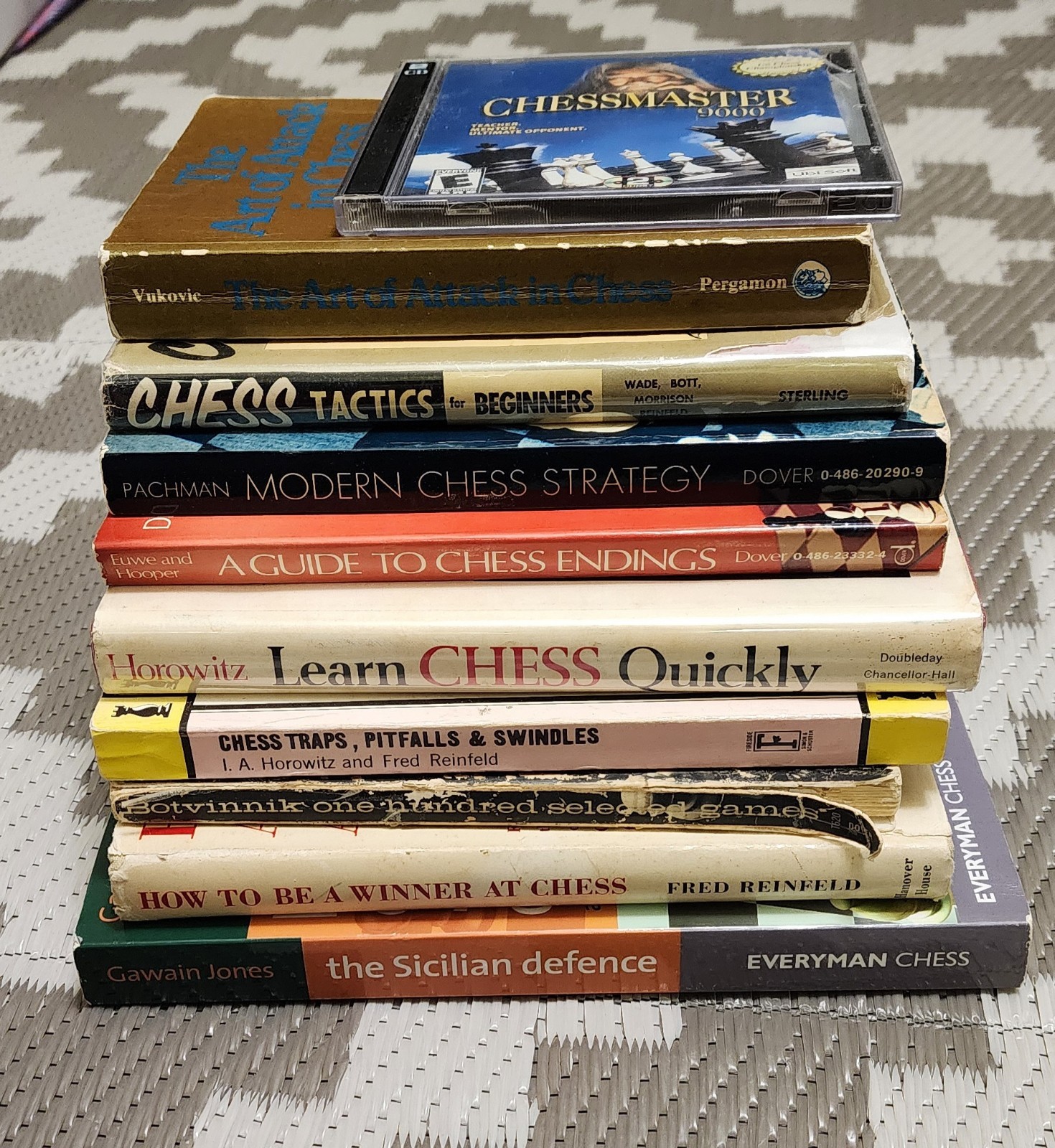 VNTG Chess Collection Bundle: 9 Classic Strategy Books Chessmaster 9000 PC Game