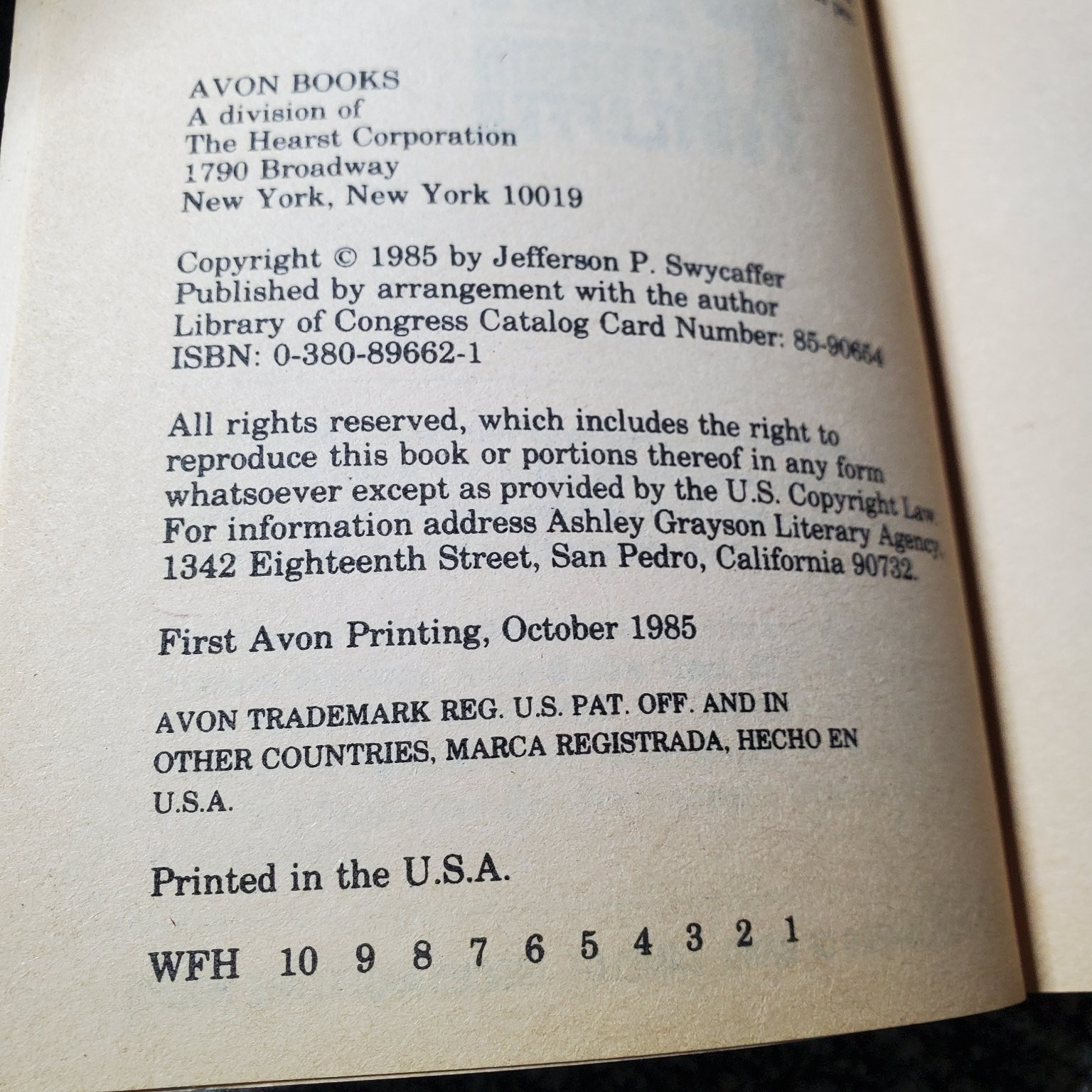 Universal Prey Jefferson P. Swycaffer 1985 First Avon Printing Science Fiction