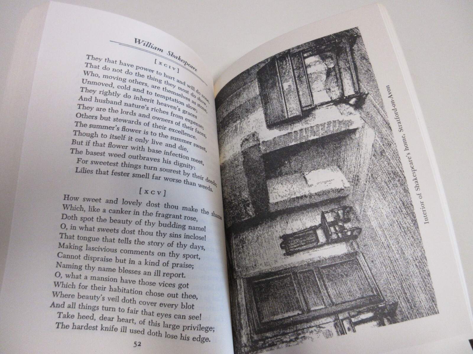 The Sonnets of William Shakespeare – Crown Publishers – 88 Pages – Vintage, 1961