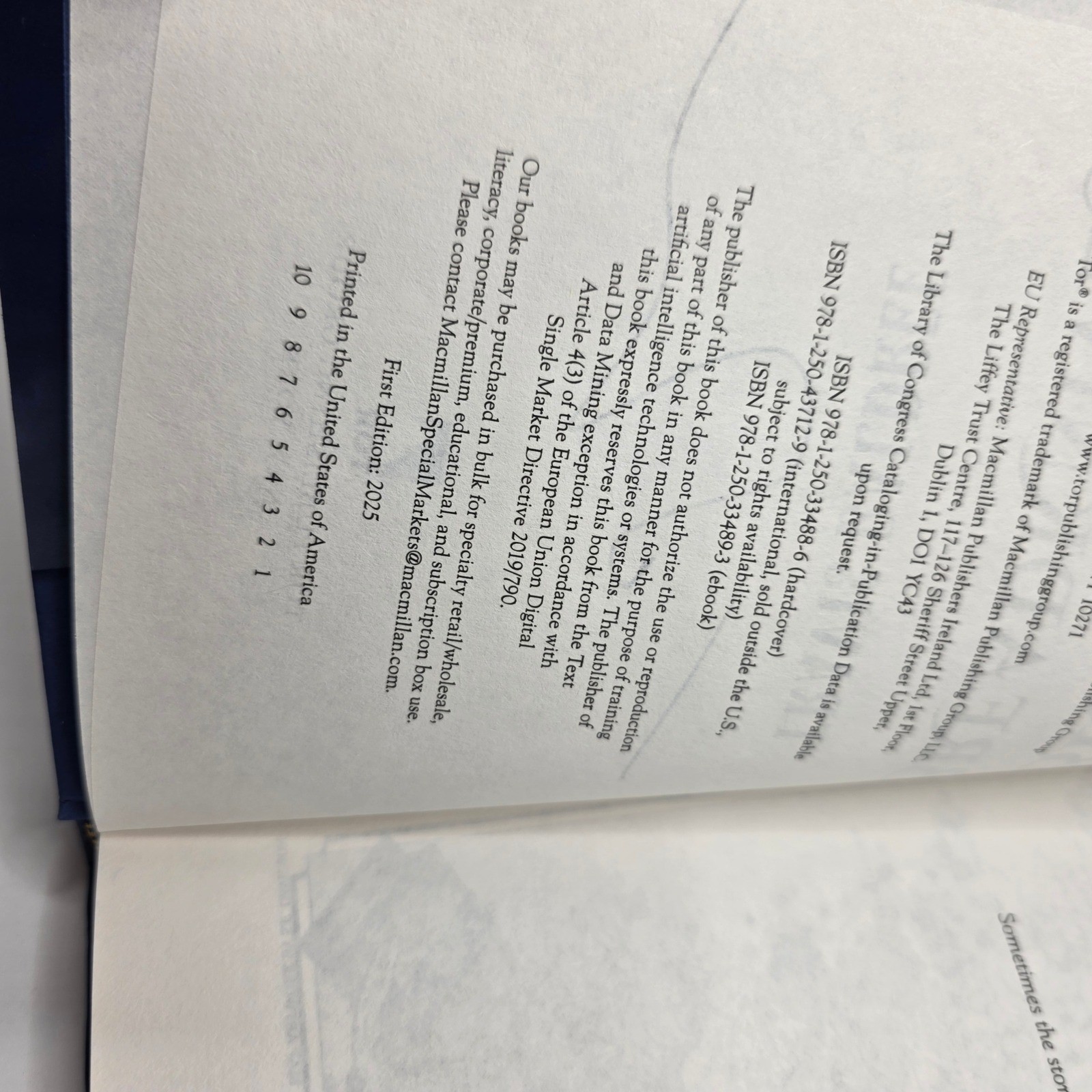 Travis Baldree Brigands & Breadknives Signed First Edition Hardcover Fantasy