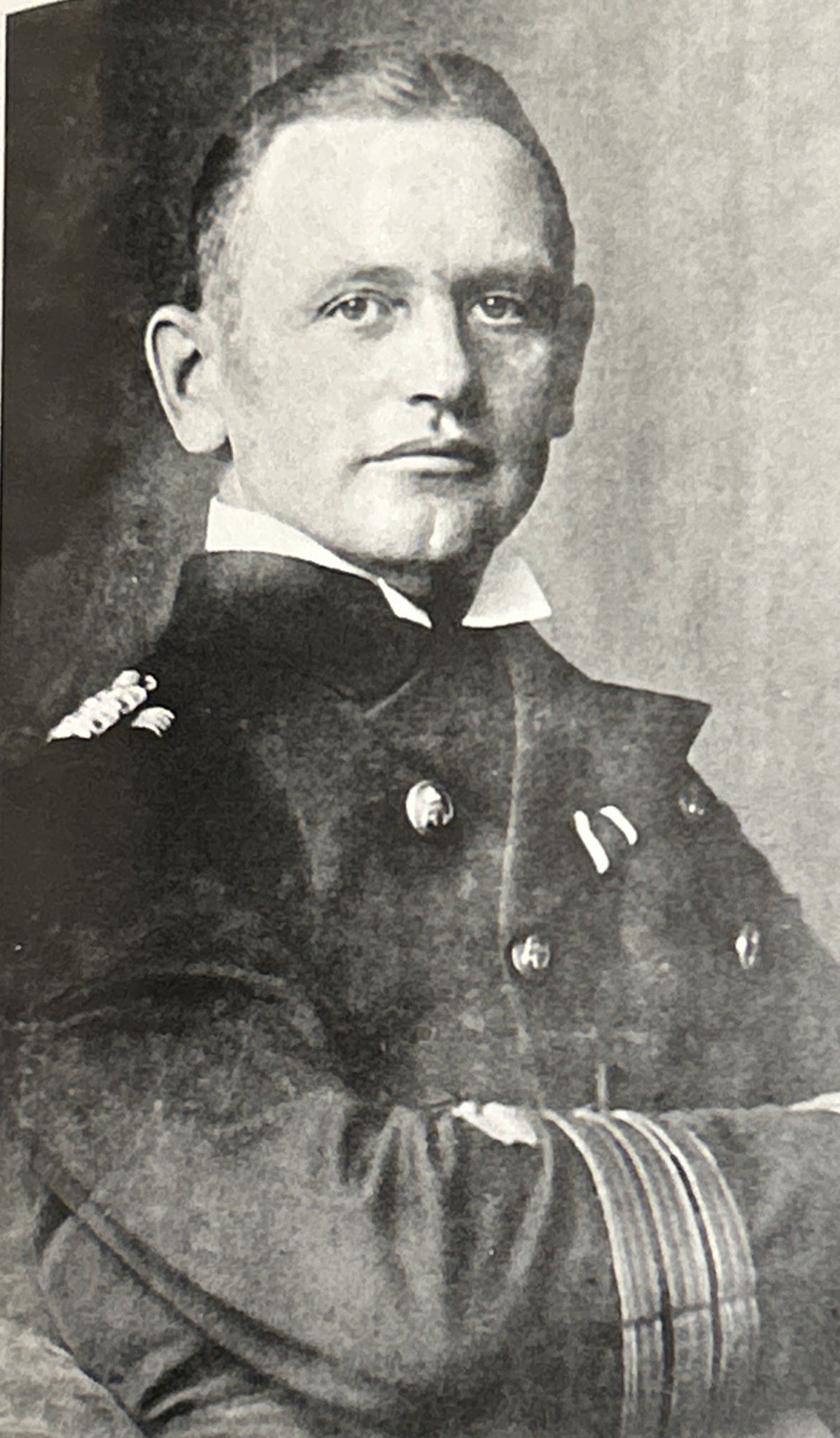 WW1 THE WOLF: HOW ONE GERMAN RAIDER TERRORIZED THE ALLIES Richard Guilliatt