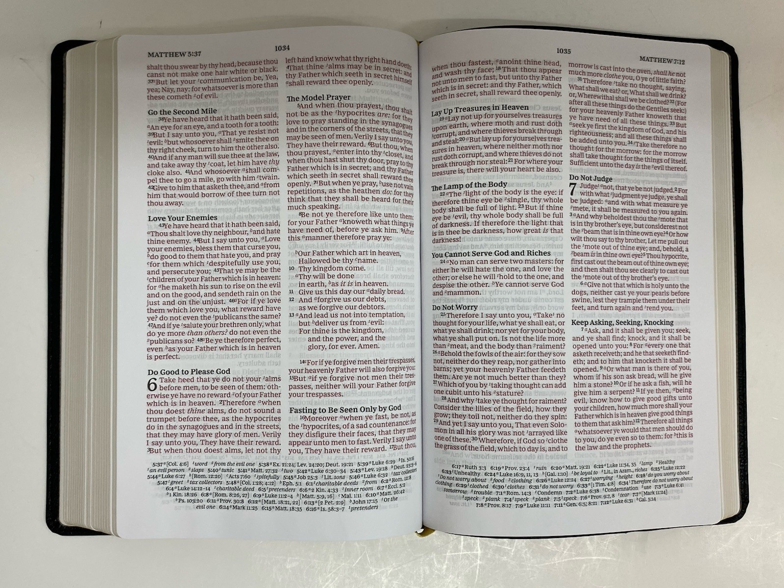 KJV, Paragraph Bible, Large Print 10-Pt, Black Leather-Soft, King James Version