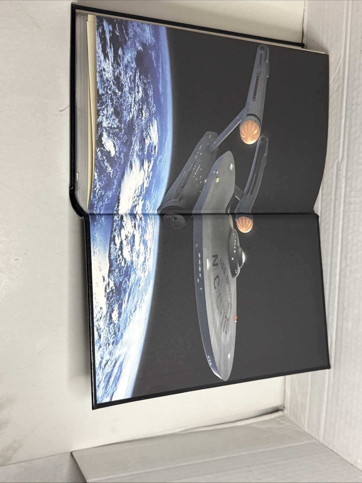 STAR TREK: THE CLASSIC EPISODES HARDCOVER – By Del Ray – 2016 – LIKE NEW