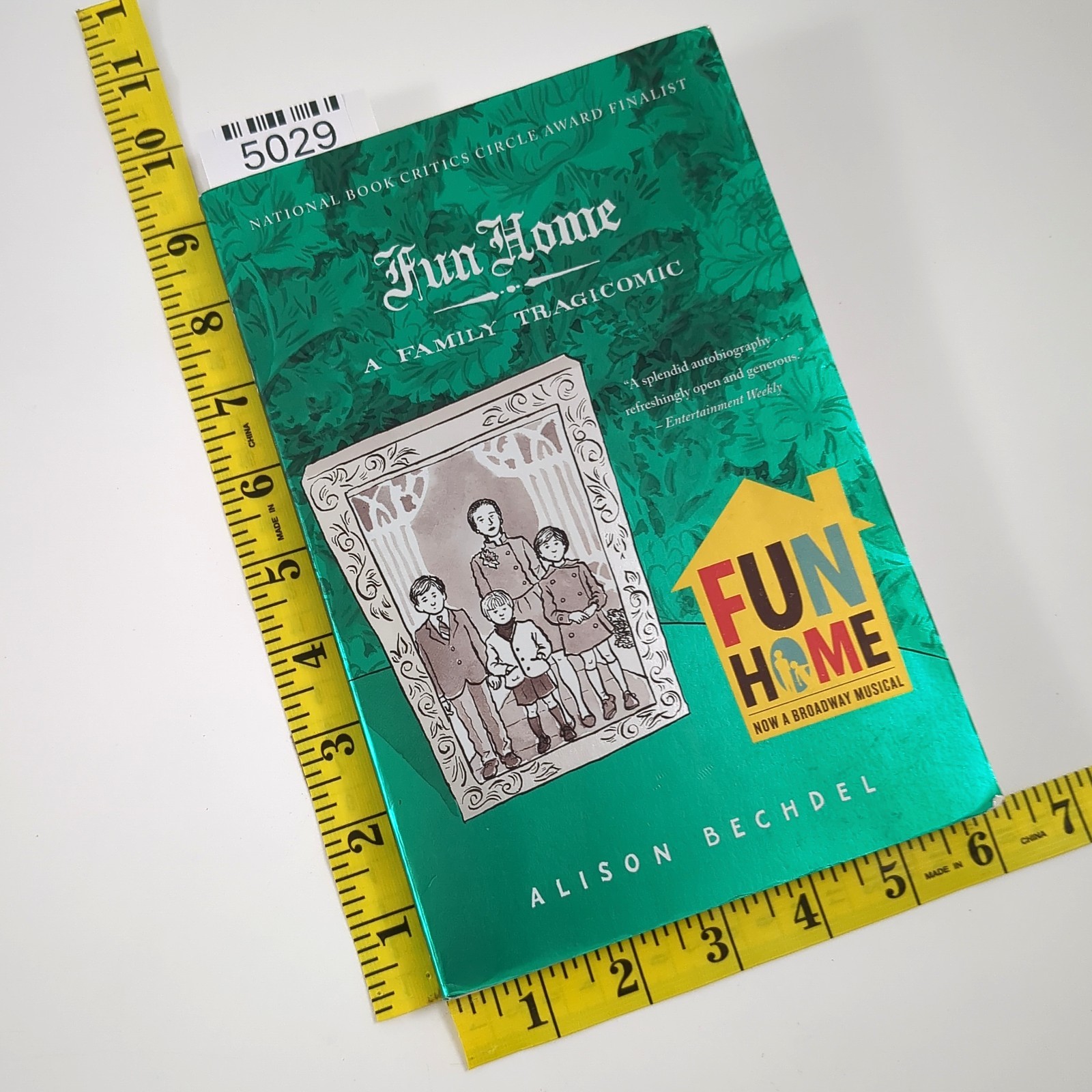 Fun Home Family Tragicomic Graphic Memoir Paperback Book Alison Bechdel 2006