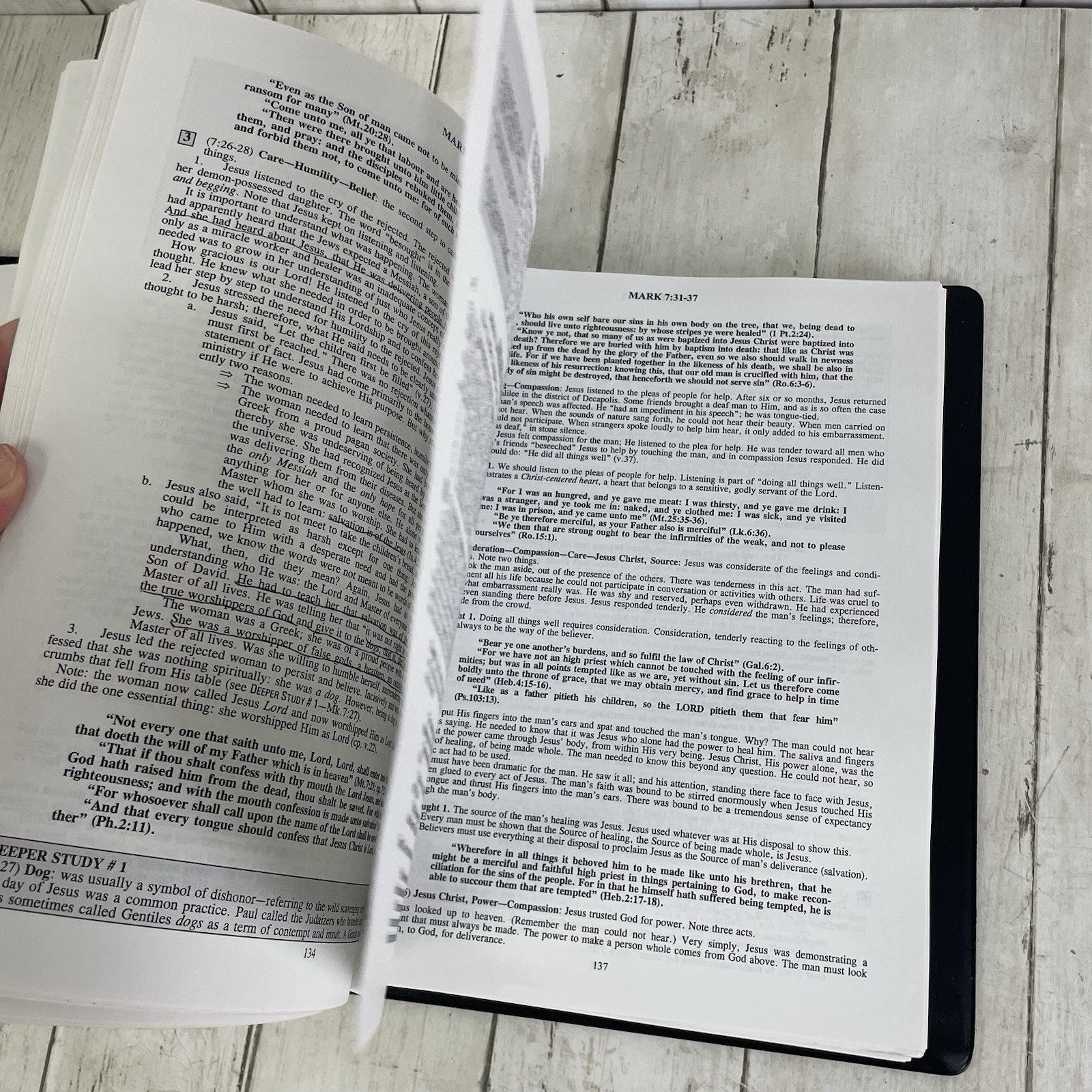 Preacher’s Outline & Sermon Bible KJV 3-Ring Binder – Mark Volume 3