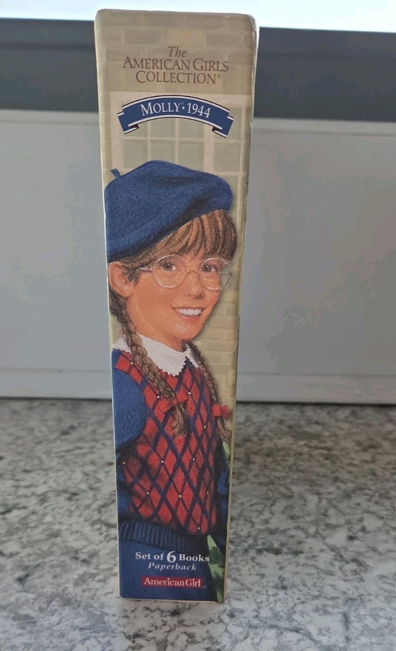 Molly 1944 – American Girl Collection Box Set Books 1- 6 *READ Description*